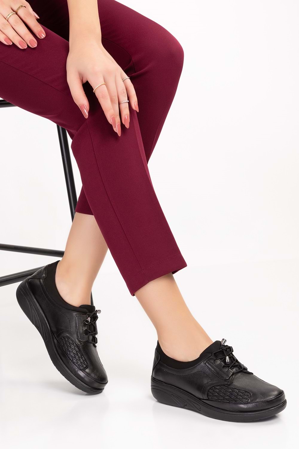 Gondol Hakiki Deri Kadın Kemik Çıkıntısına Özel Ayakkabı at.4204 - Siyah - 36