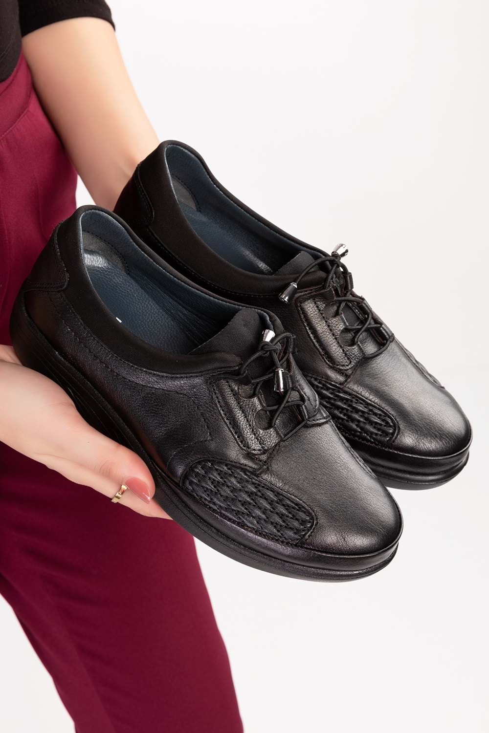 Gondol Hakiki Deri Kadın Kemik Çıkıntısına Özel Ayakkabı at.4204 - Siyah - 36