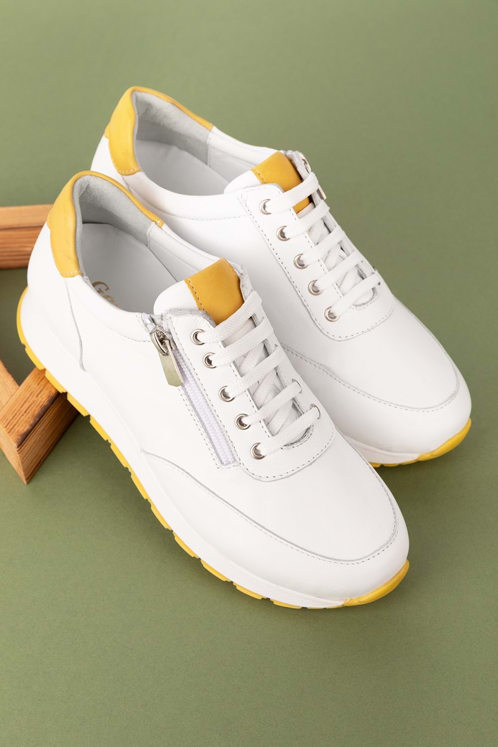 Gondol Içi Dışı Hakiki Deri Anatomik Taban Spor Ayakkabı gnd.67117 - Beyaz S.T - 40