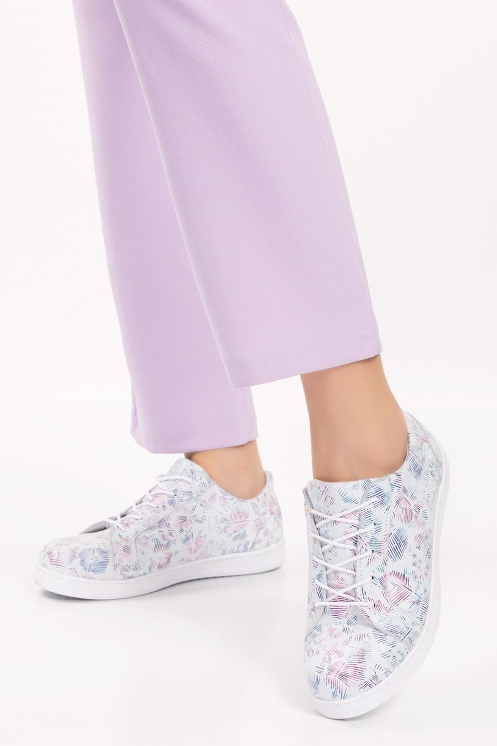 Gondol Kadın Hakiki Deri Desen Detaylı Günlük Rahat Ayakkabı gnd.109 - Beyaz Desen - 38