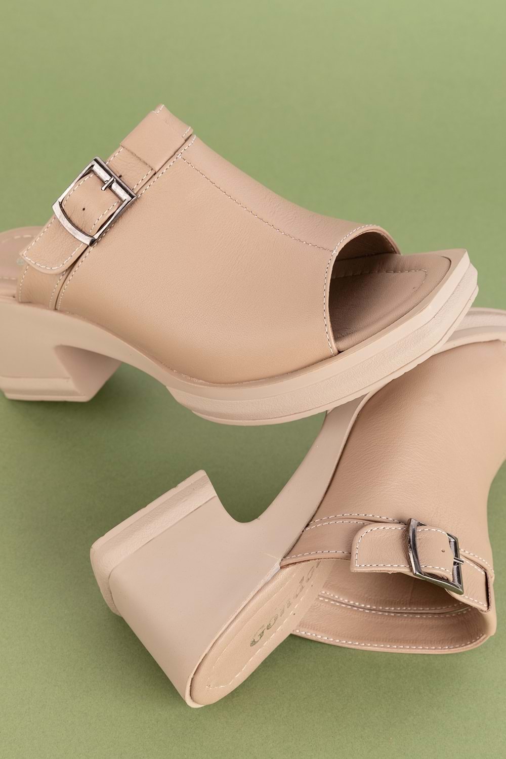 Gondol Kadın Hakiki Deri Şık Topuklu Terlik ez.5003 - Vizon - 38