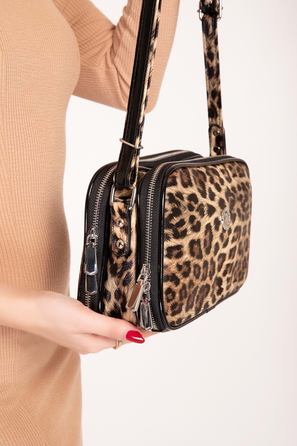 Gondol Kadın Günlük Çapraz Omuz Çantası gp.1327 - Leopar - TEK EBAT