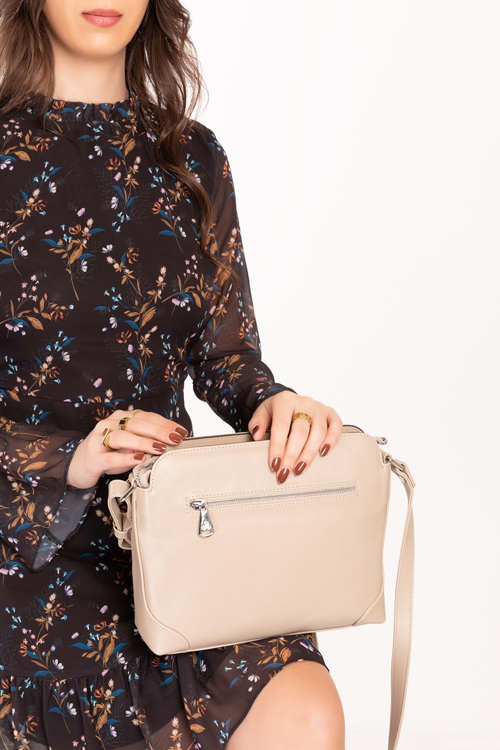 Gondol Kadın Günlük Postacı Çantası ysm.1300 - Bej - TEK EBAT