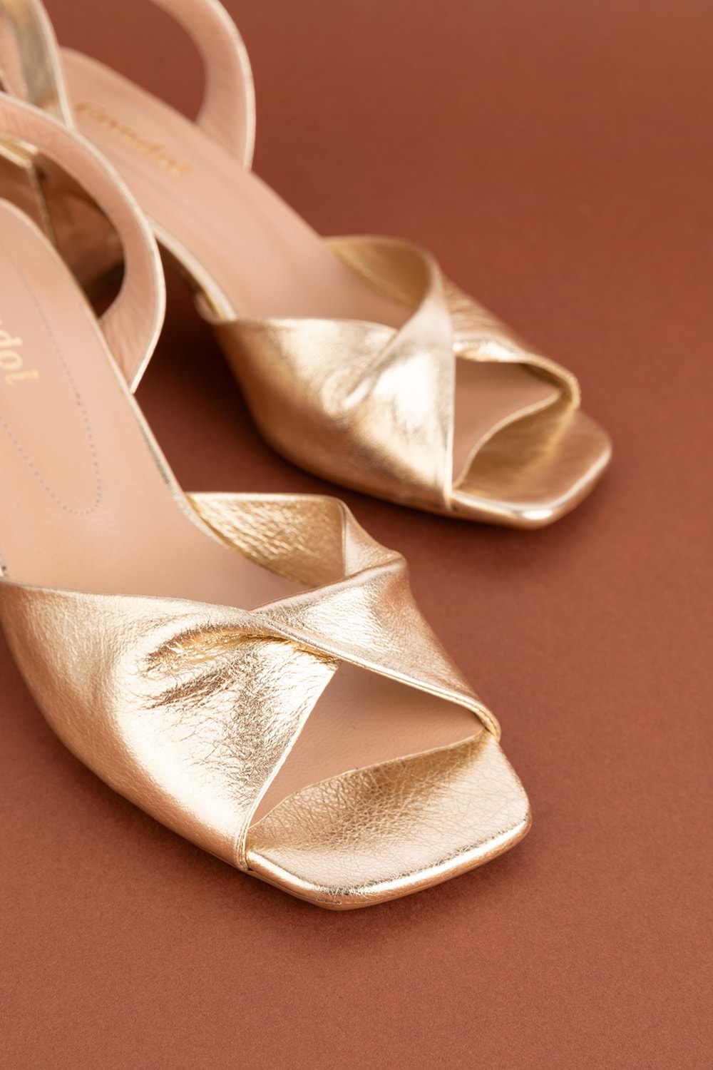 Gondol Kadın Hakiki Deri Topuklu Ayakkabı ast.6004 - Dore - 35