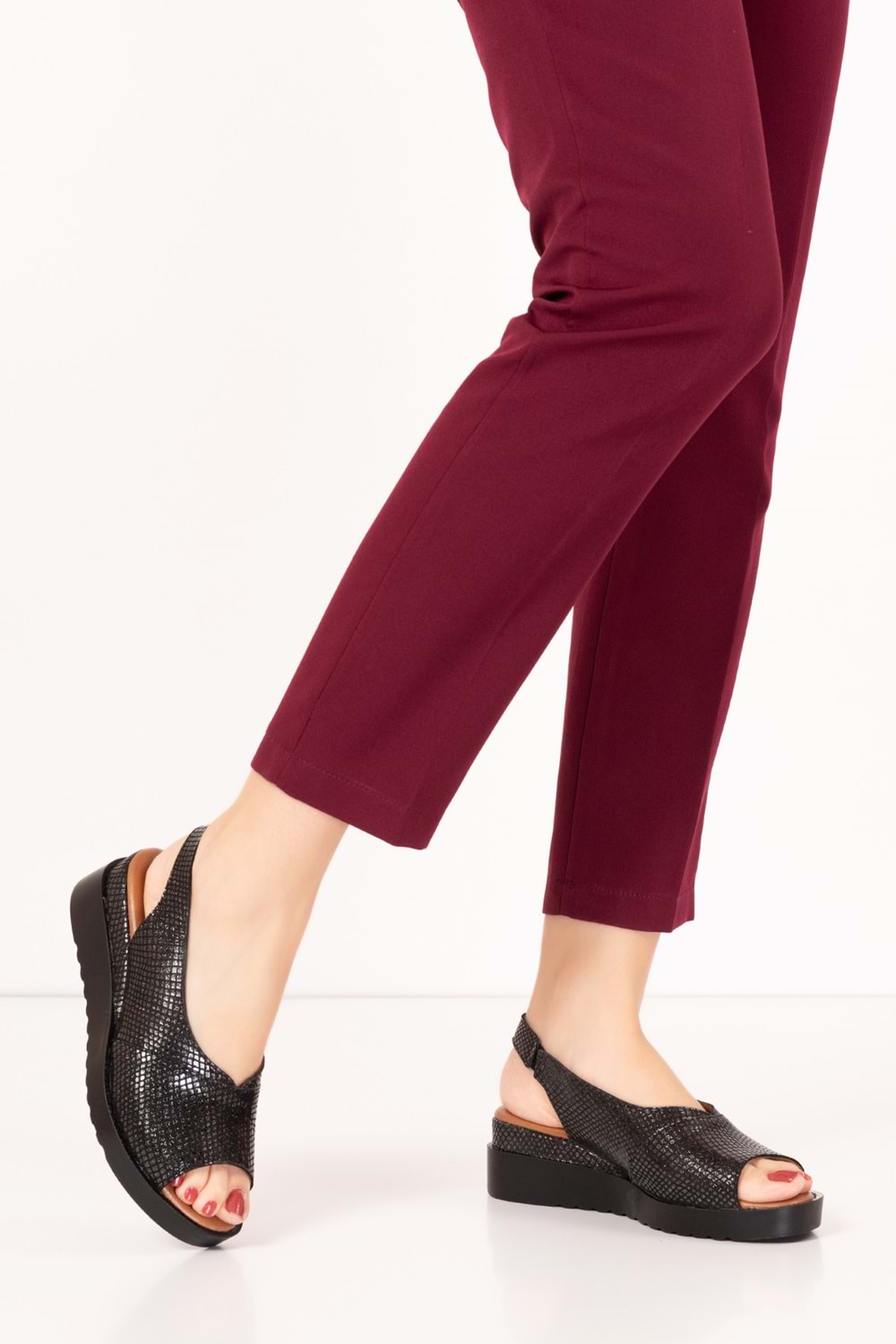 Gondol Hakiki Deri Kısa Topuklu Lazer Kesim Sandalet elnr.365 - Siyah Yılan - 38