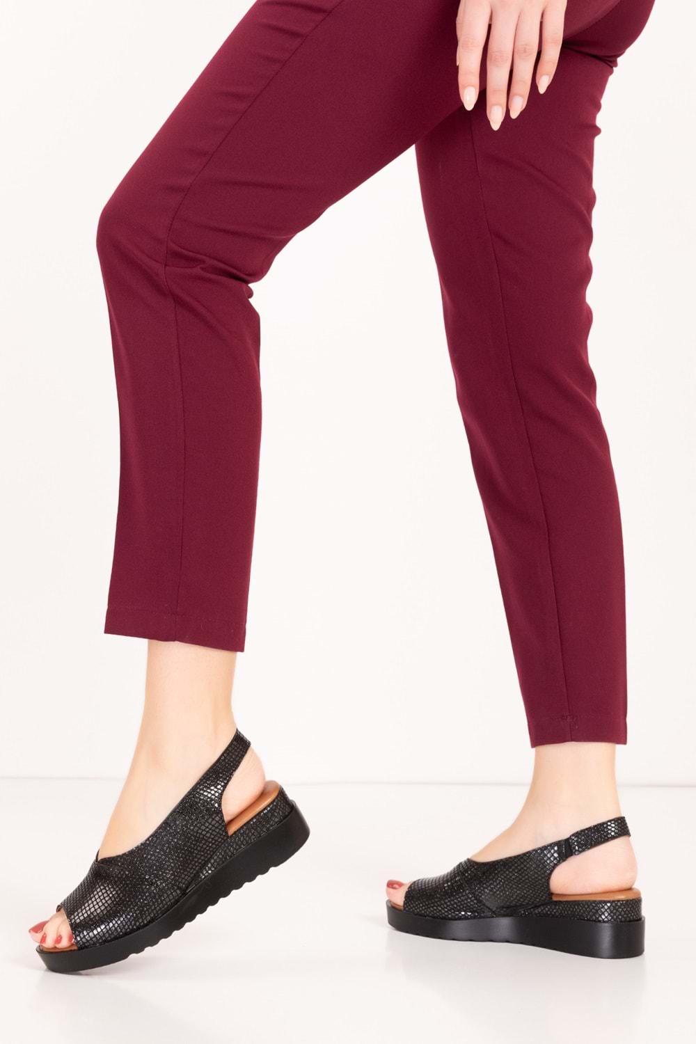 Gondol Hakiki Deri Kısa Topuklu Lazer Kesim Sandalet elnr.365 - Siyah Yılan - 38