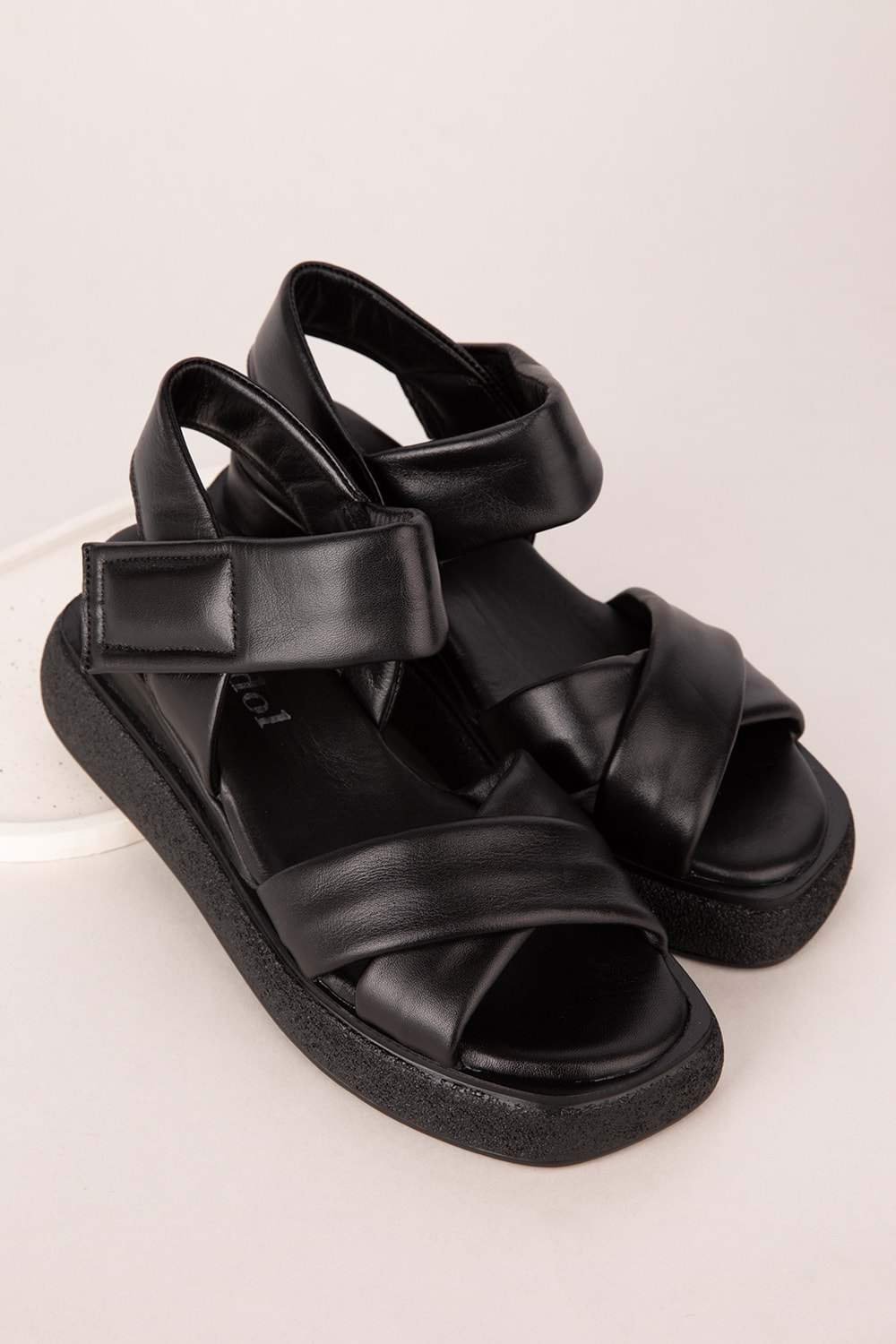 Gondol Kadın Hakiki Deri Cırtlı Sandalet elnr.481 - Siyah - 36