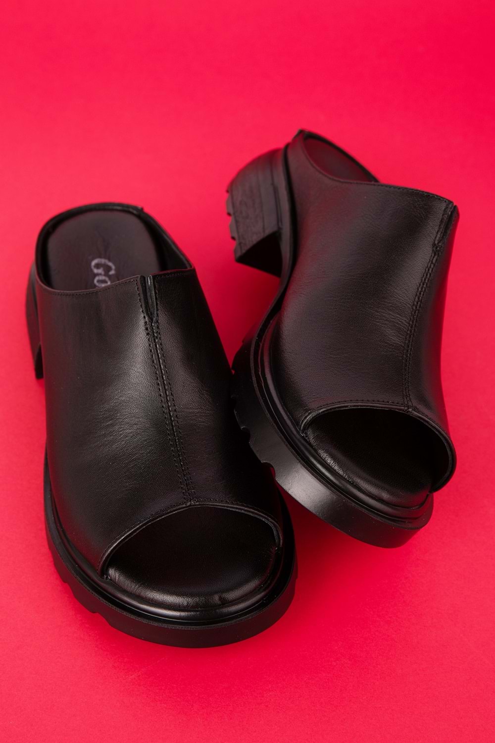 Gondol Kadın Hakiki Deri Şık Orta Topuklu Terlik elnr.1064 - Siyah - 38