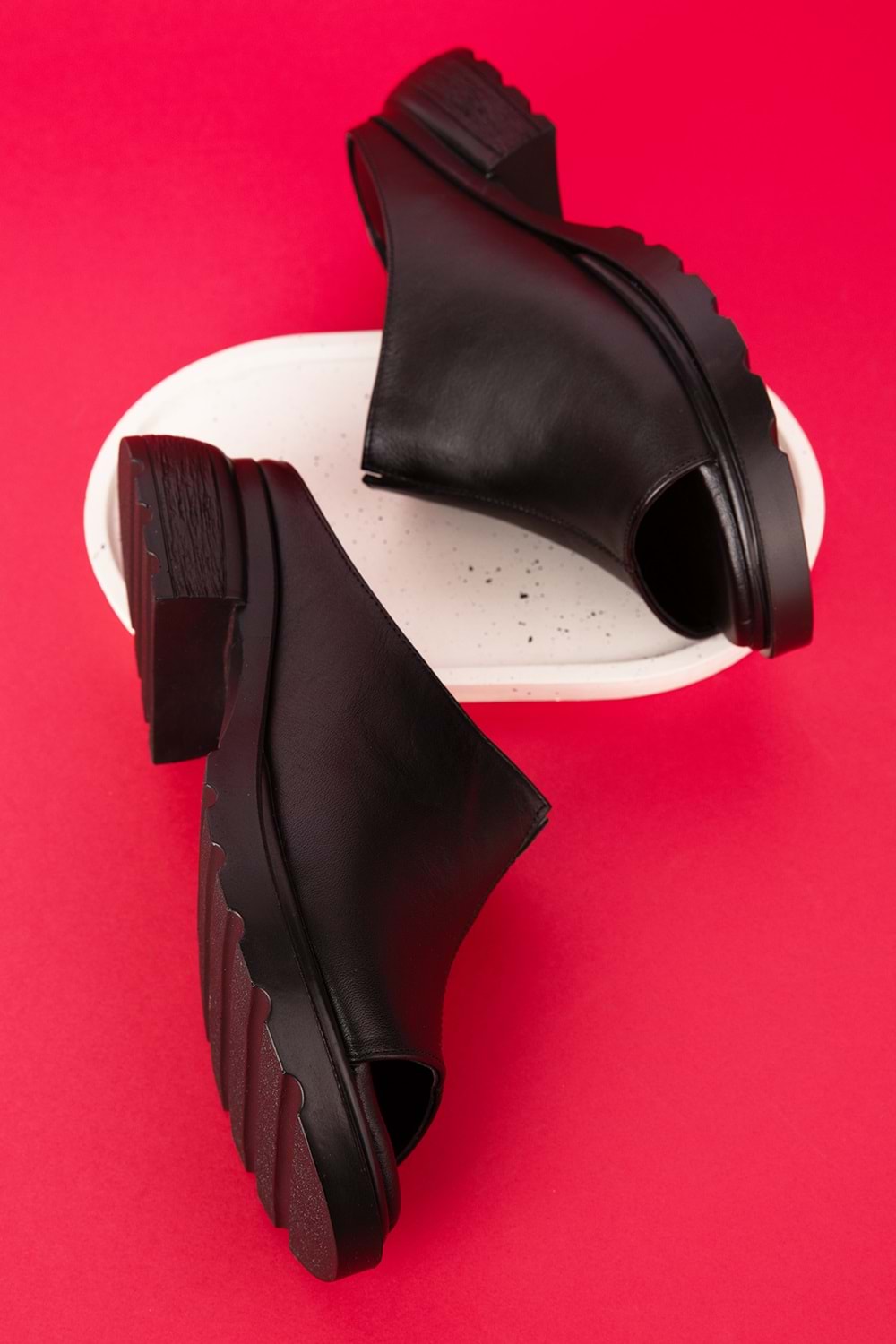 Gondol Kadın Hakiki Deri Şık Orta Topuklu Terlik elnr.1064 - Siyah - 38