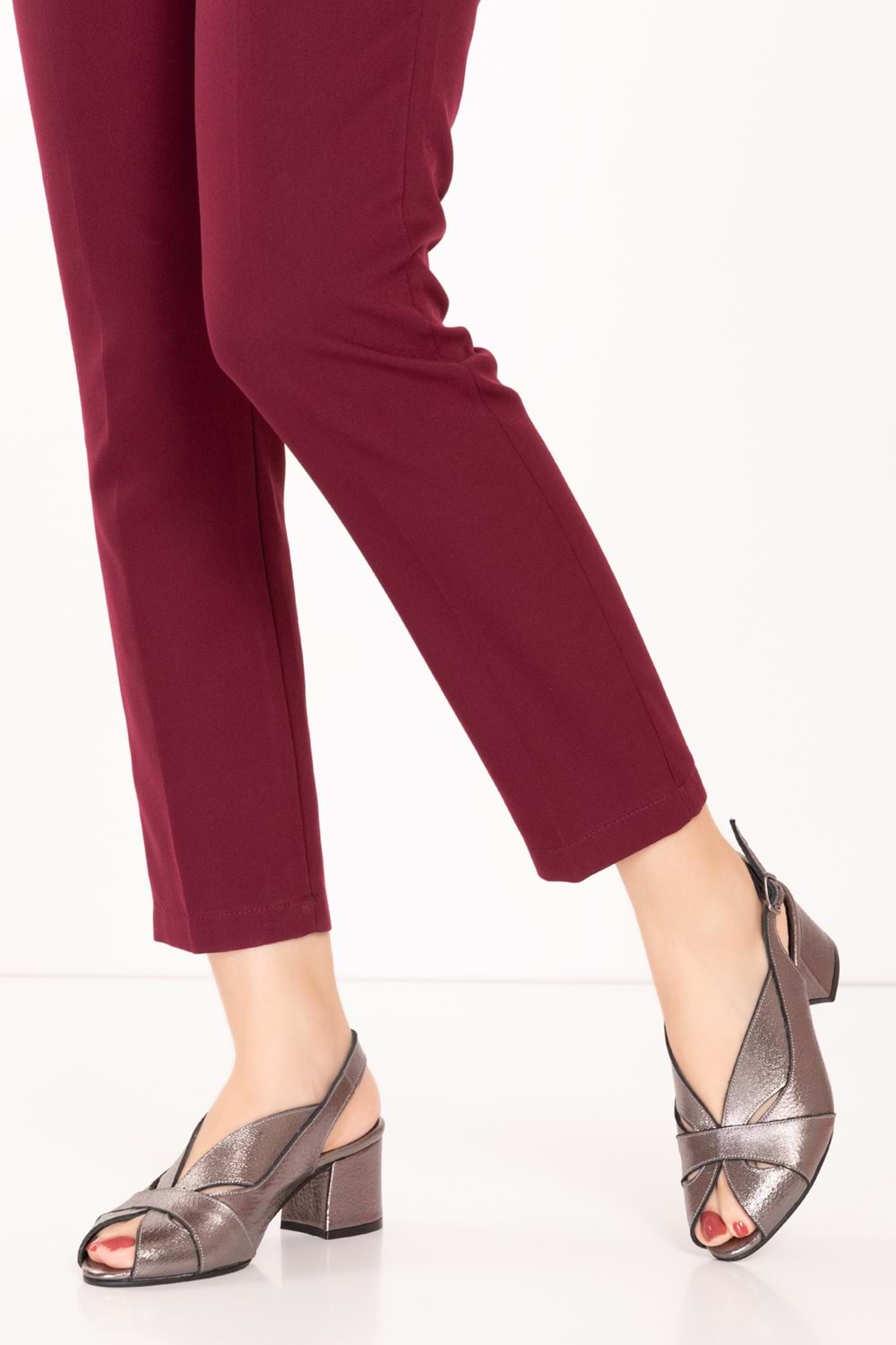 Gondol Hakiki Deri Klasik Topuklu Ayakkabı şhn.985 - Platin - 40