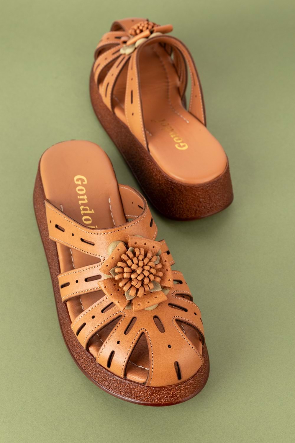 Gondol Hakiki Deri Çiçek Detaylı Sabo Terlik mlk.3227 - Taba - 36