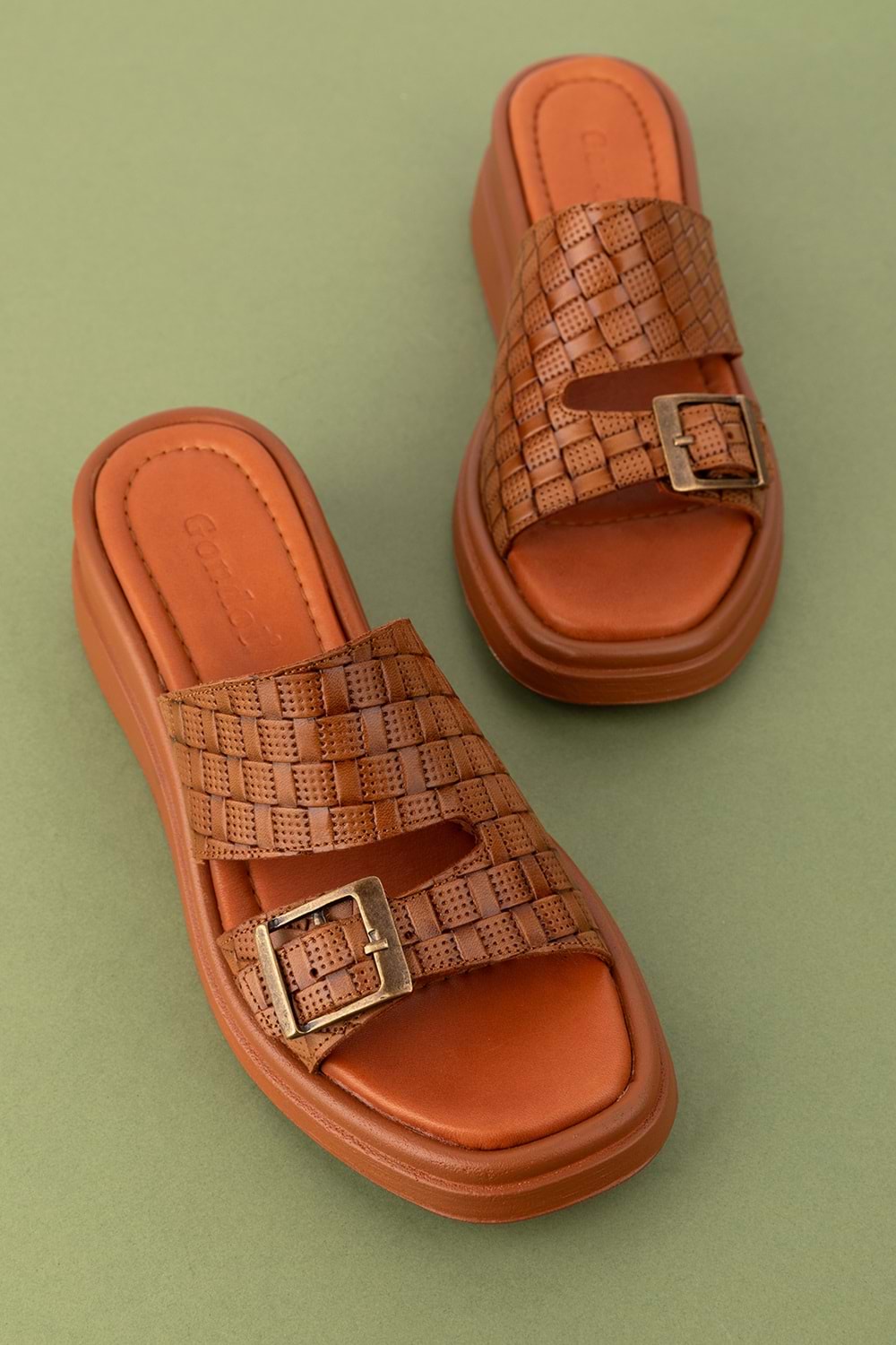 Gondol Kadın Hakiki Deri Dolgu Topuk Günlük Şık Terlik ayh.1120 - Taba - 40