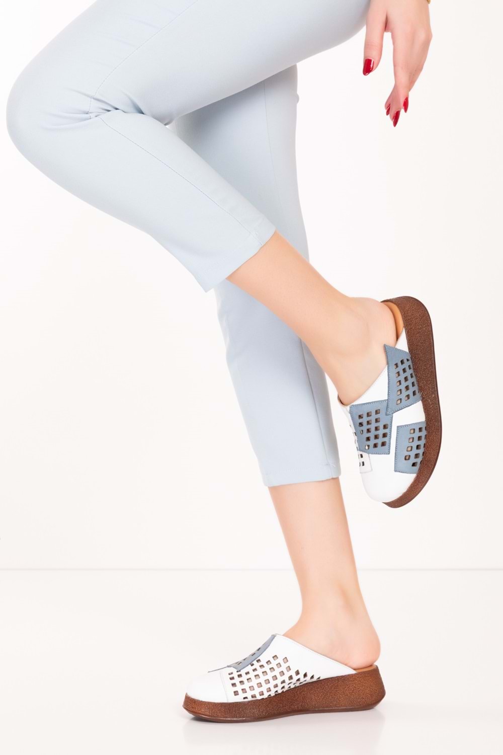 Gondol Hakiki Deri Lazer Kesim Dolgu Taban Günlük Terlik mlk.3229 - Beyaz-Mavi - 36