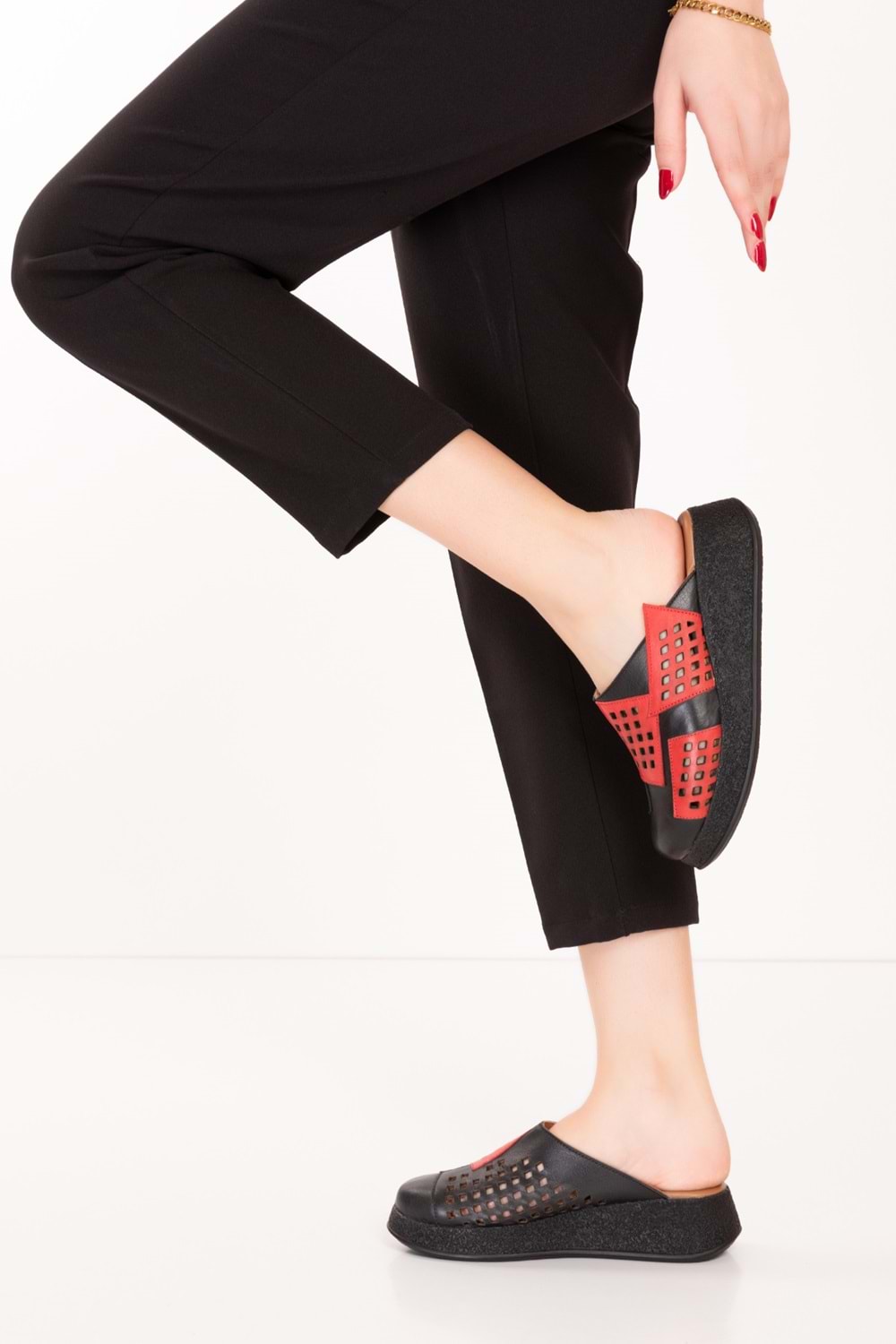 Gondol Hakiki Deri Lazer Kesim Dolgu Taban Günlük Terlik mlk.3229 - Siyah Kırmızı - 36