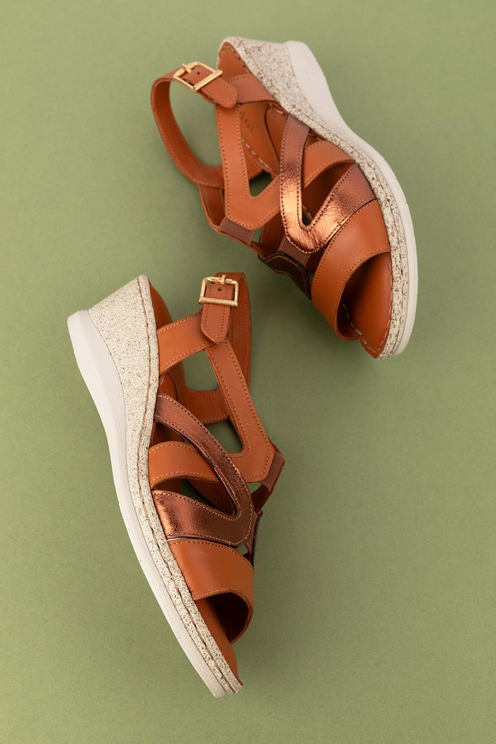 Gondol Kadın Hakiki Deri Günlük Rahat Günlük Sandalet iz.2504 - Taba Kombin - 37