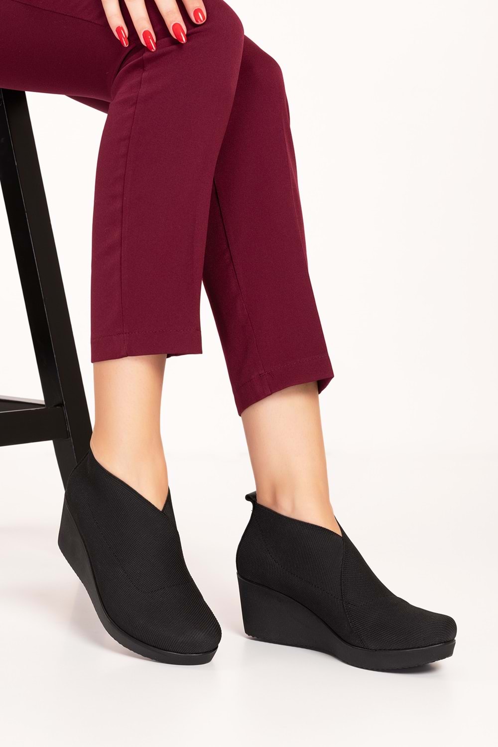 Gondol Dolgu Topuklu Lastikli Kapsül Tarz Ayakkabı ell.1212 - Siyah - 37