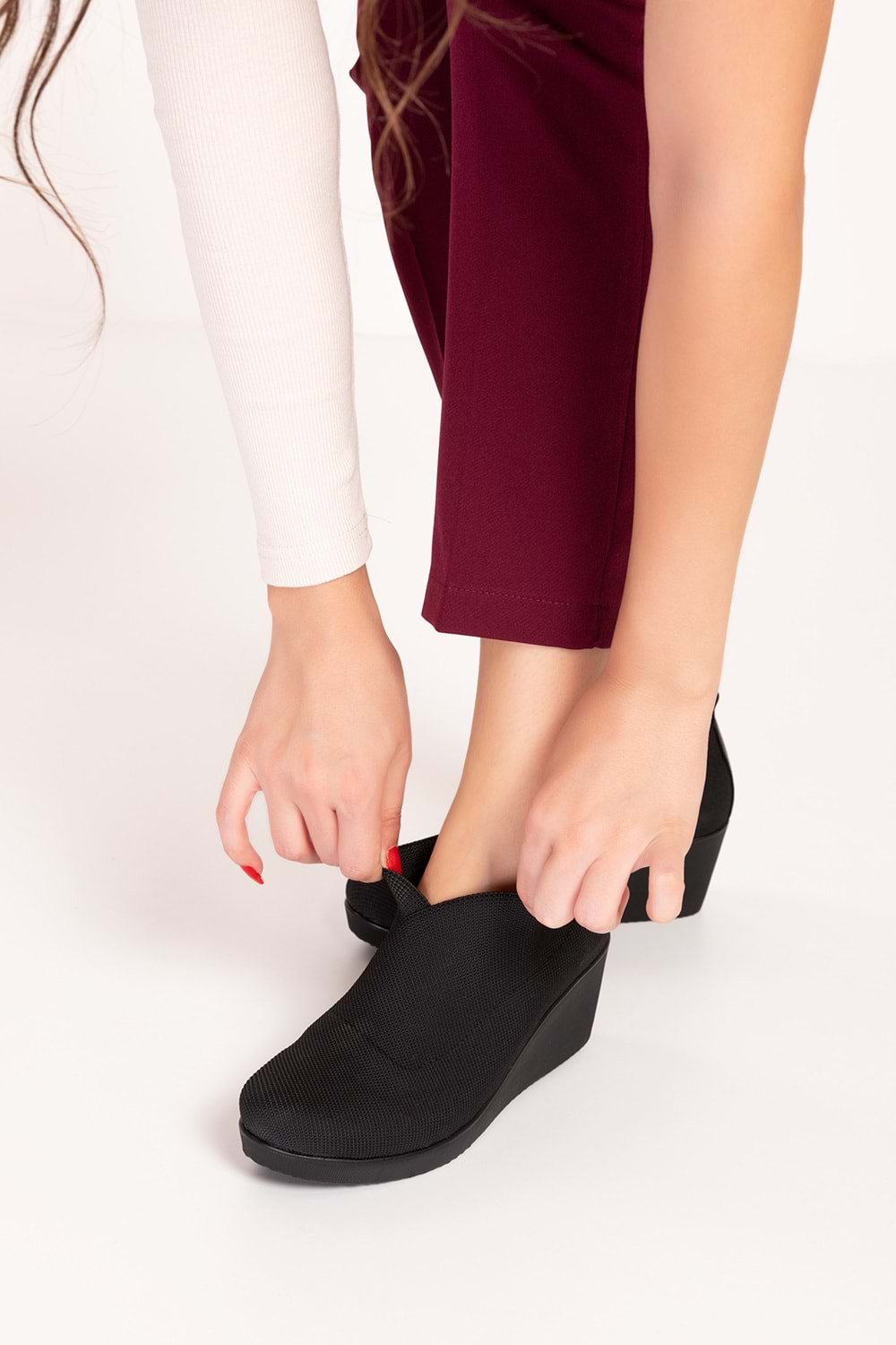 Gondol Dolgu Topuklu Lastikli Kapsül Tarz Ayakkabı ell.1212 - Siyah - 37