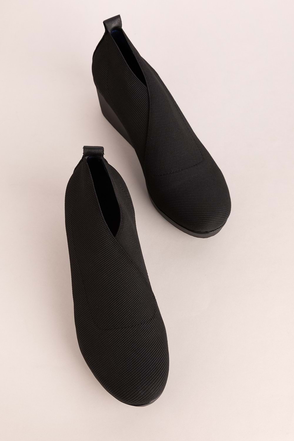 Gondol Dolgu Topuklu Lastikli Kapsül Tarz Ayakkabı ell.1212 - Siyah - 37