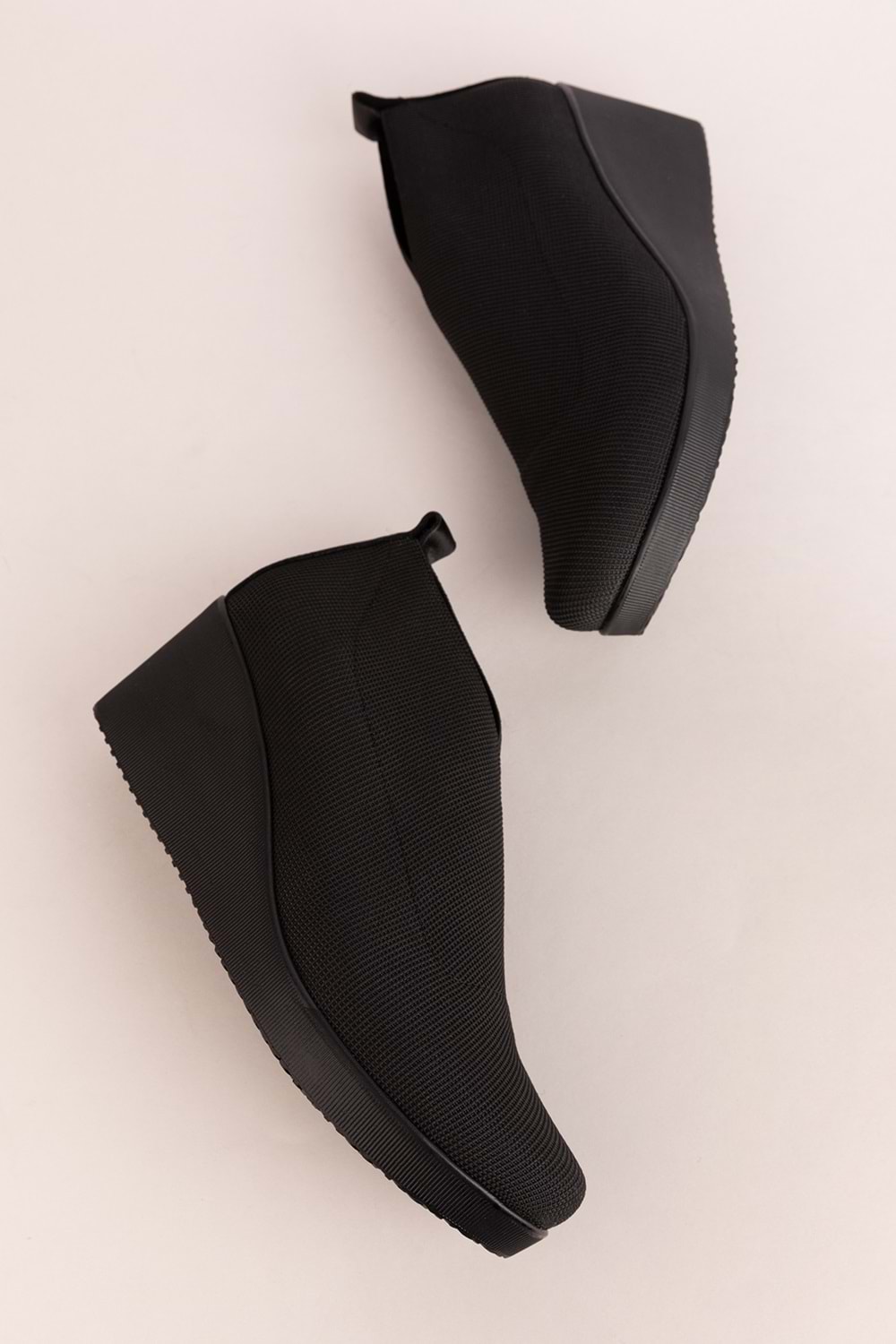 Gondol Dolgu Topuklu Lastikli Kapsül Tarz Ayakkabı ell.1212 - Siyah - 37