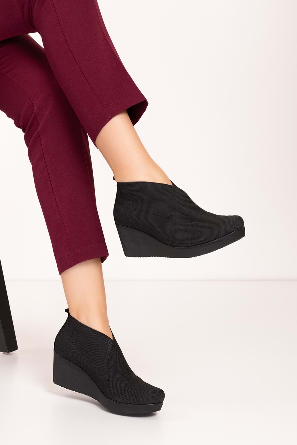 Gondol Dolgu Topuklu Lastikli Kapsül Tarz Ayakkabı ell.1212 - Siyah - 37