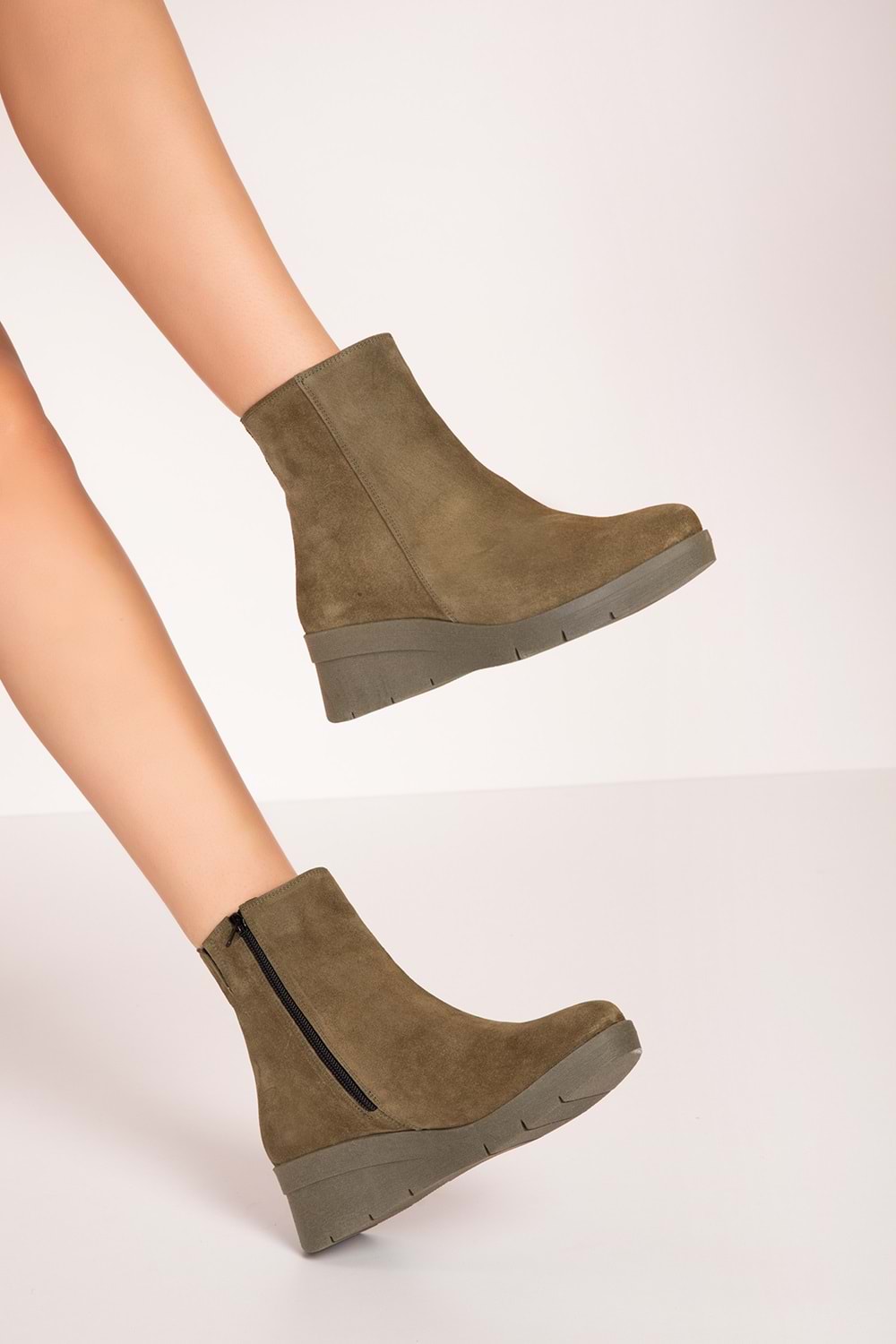 Gondol Kadın Hakiki Deri Kaymaz Taban Dolgu Topuk Bot elnr.5916 - Haki Süet - 38