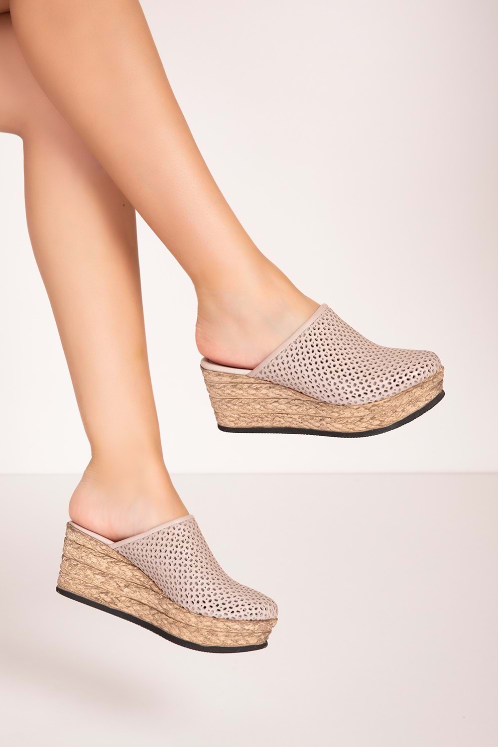 Gondol Hakiki Deri Dolgu Topuklu Hasır Görünümlü Terlik alpx.7081 - Gri - 39