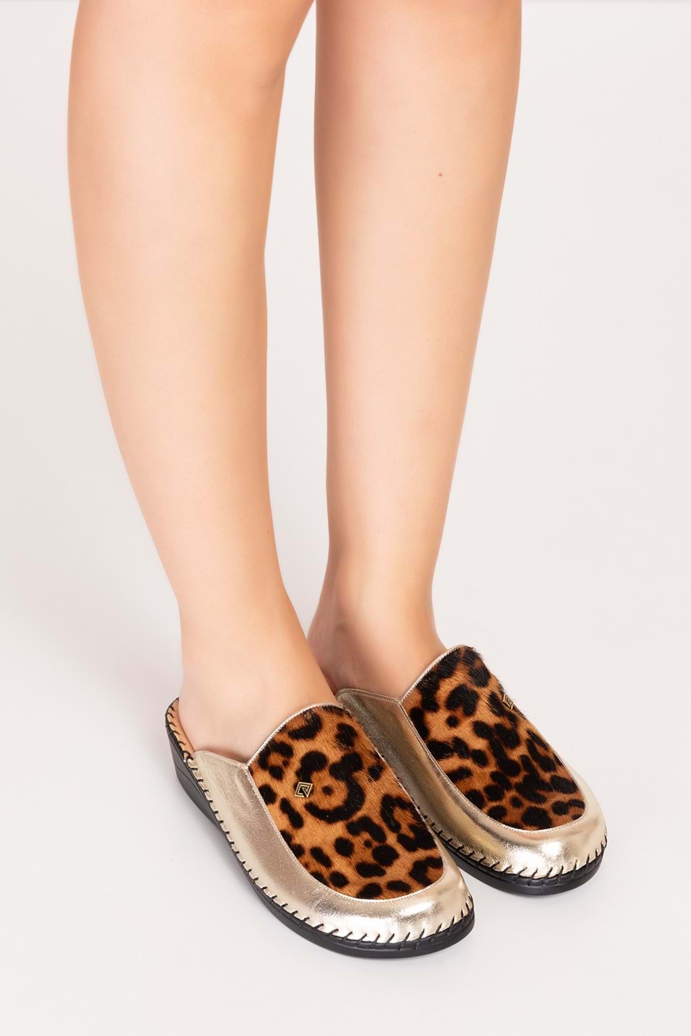 Gondol Ortopedik Deri Leopar Desenli Sabo Terlik yprk.545 - Gold - 41