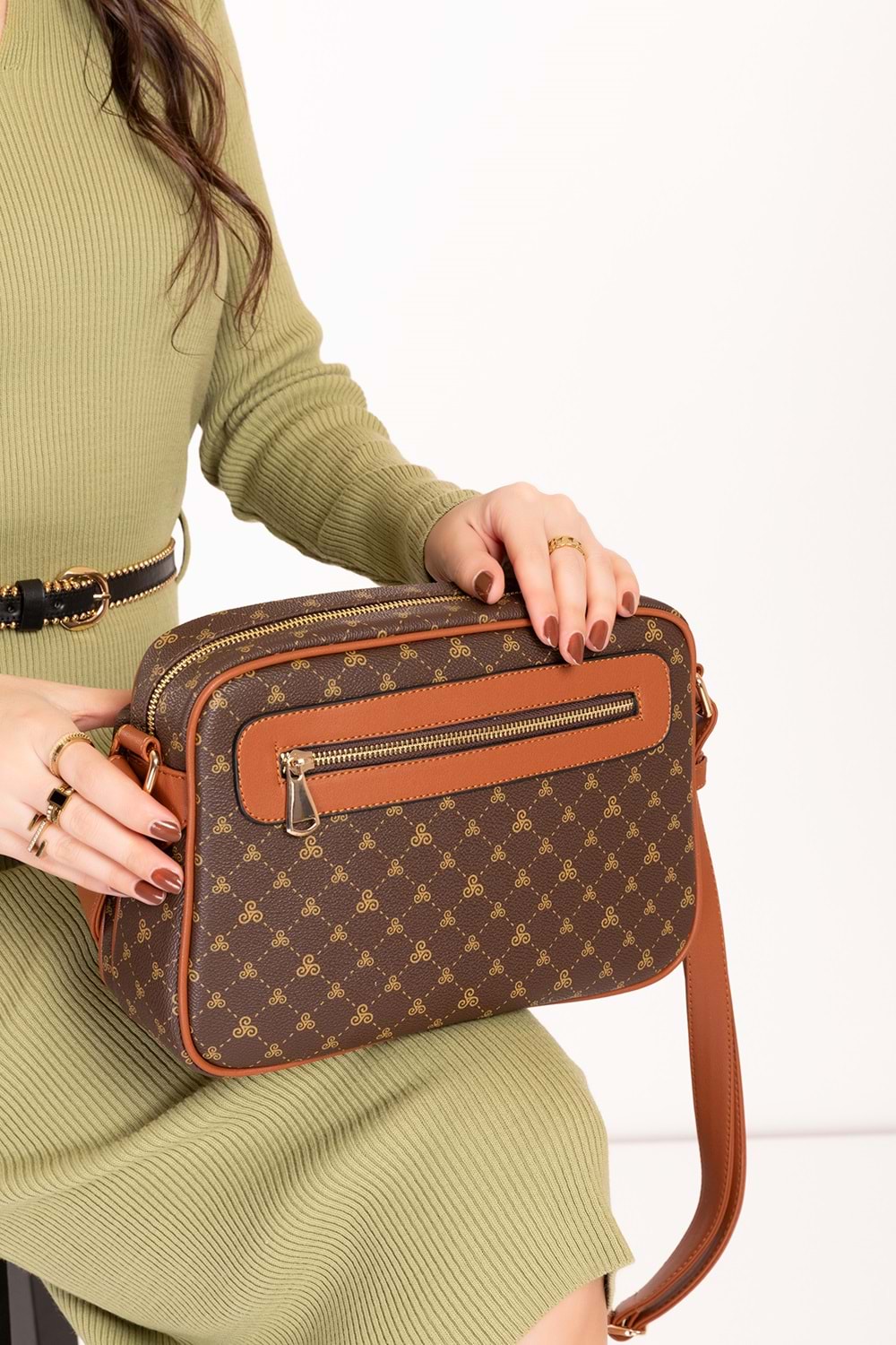 Gondol Kadın Çapraz Sade Şık Günlük Çanta ysm.1682 - Kahve Yazı - TEK EBAT