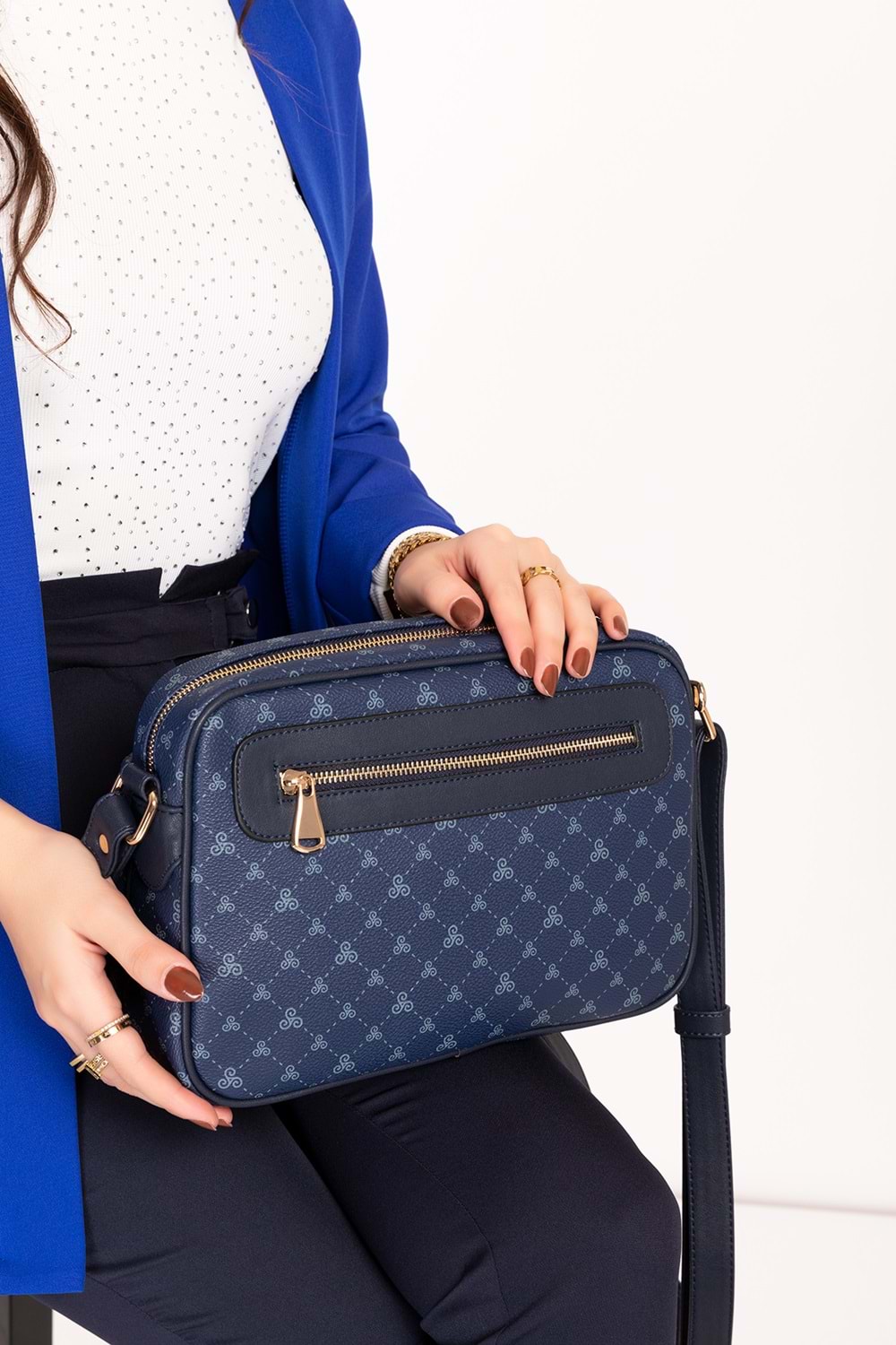 Gondol Kadın Çapraz Sade Şık Günlük Çanta ysm.1682 - Laci Yazı - TEK EBAT