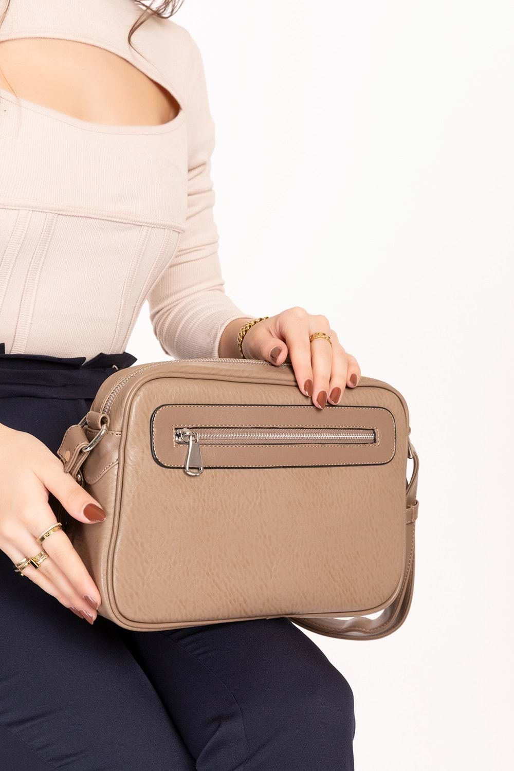 Gondol Kadın Çapraz Sade Şık Günlük Çanta ysm.1682 - Vizon - TEK EBAT