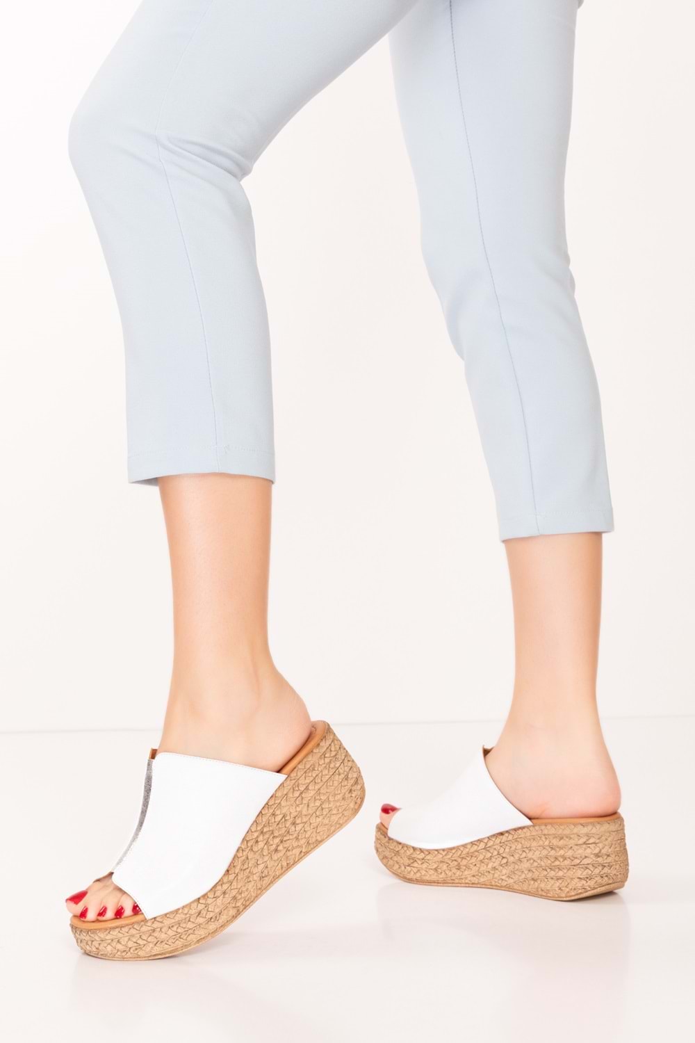 Gondol Kadın Hakiki Deri Platform Tabanlı Terlik anl.3241 - Beyaz - 42