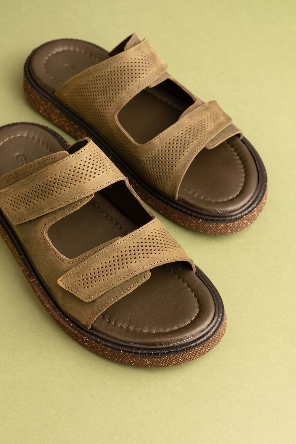 Gondol Erkek Hakiki Deri Cırtlı Ayarlanabilir Rahat Terlik esm.16 - Haki - 40