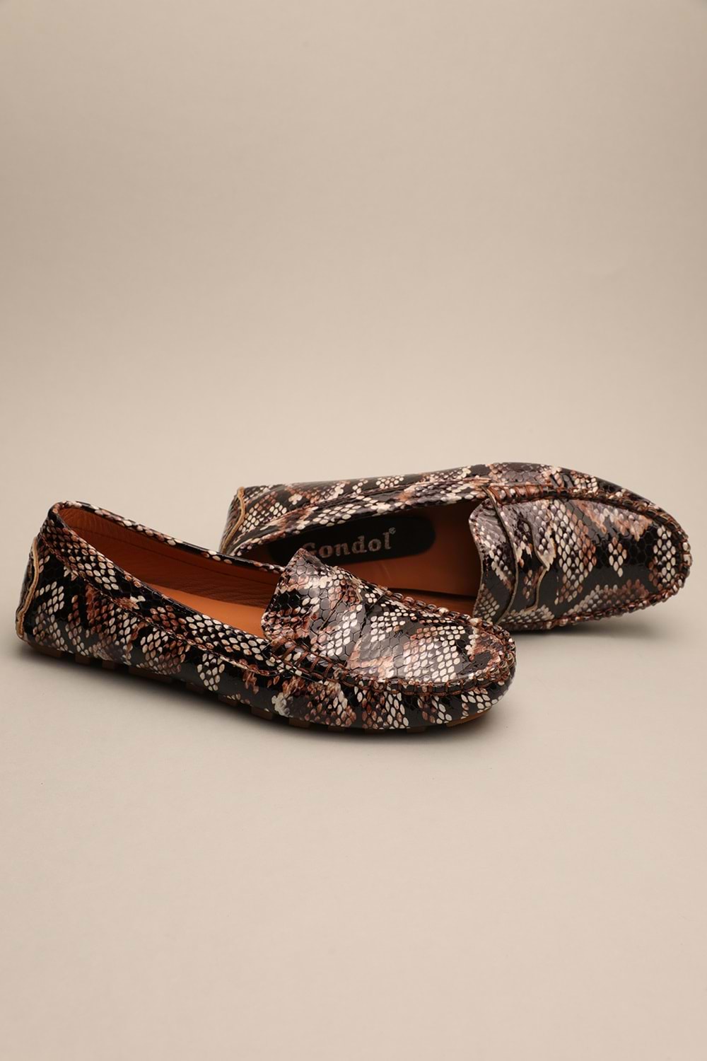 Gondol Kadın Hakiki Deri Klasik Loafer Siyah Yılan 37 ttx.70122