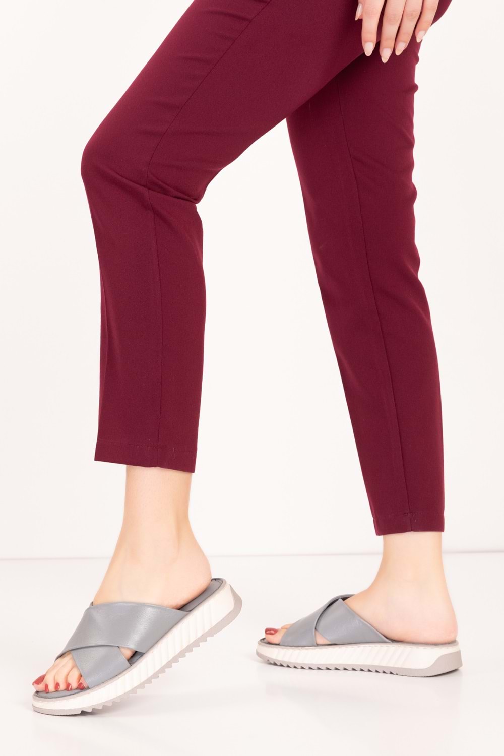 Gondol Hakiki Deri Anatomik Taban Rahat Çapraz Terlik kla.6030 - Gri - 38