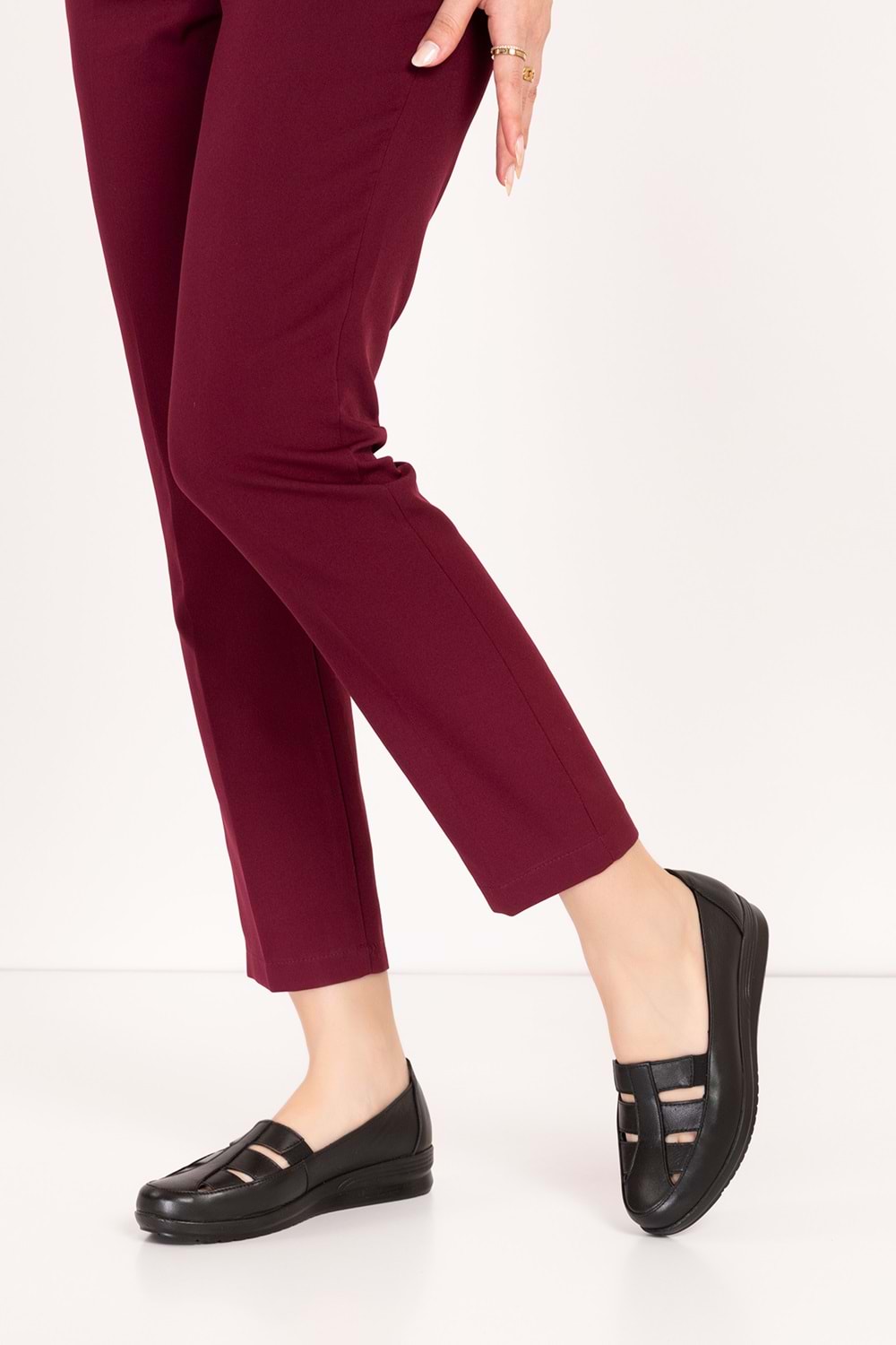 Gondol Kadın Hakiki Deri Anatomik Taban Anne Ayakkabı pyt.1207 - Siyah - 40