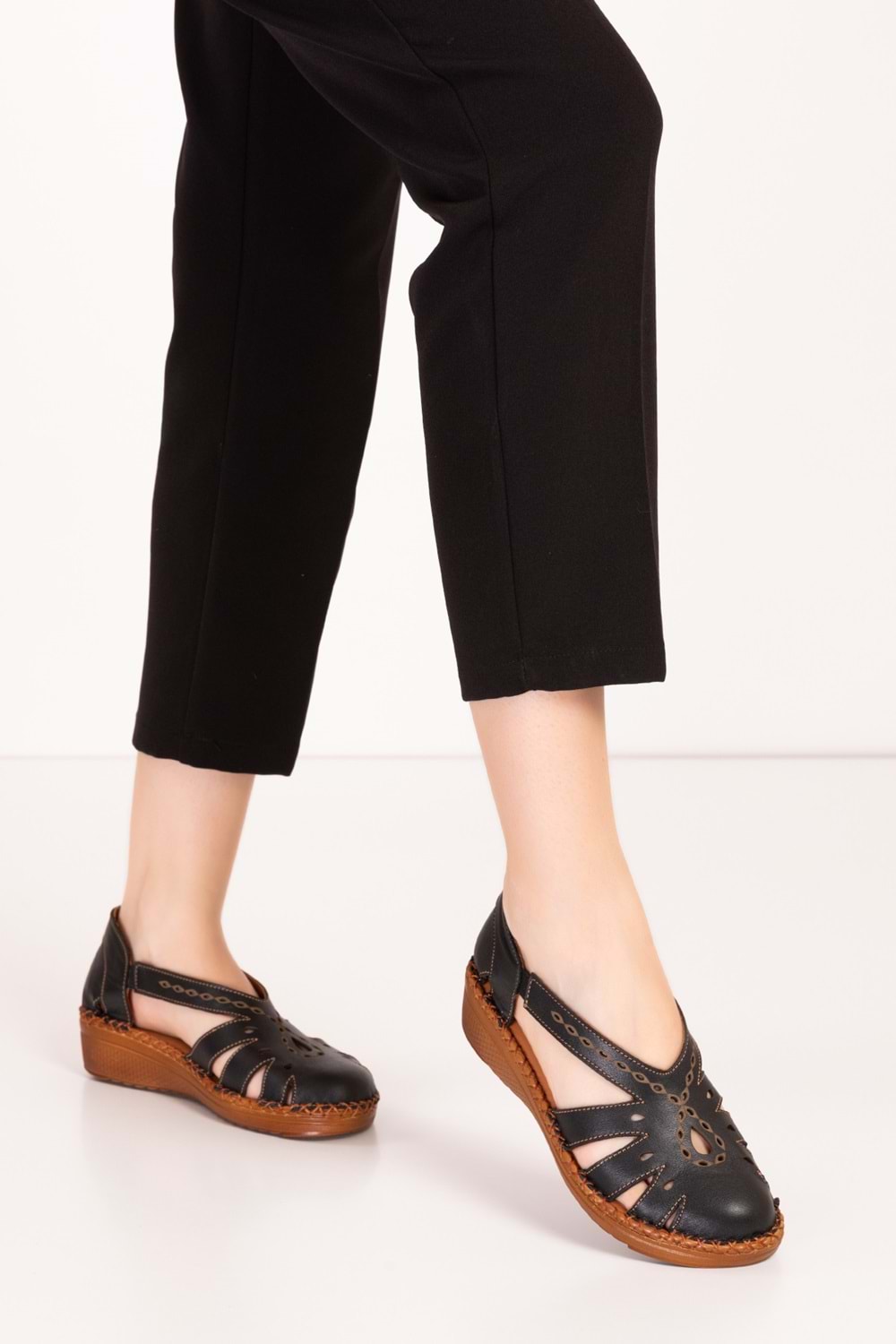 Gondol Kadın Hakiki Deri Önü Kapalı Rahat Sandalet pyt.5103 - Siyah - 36