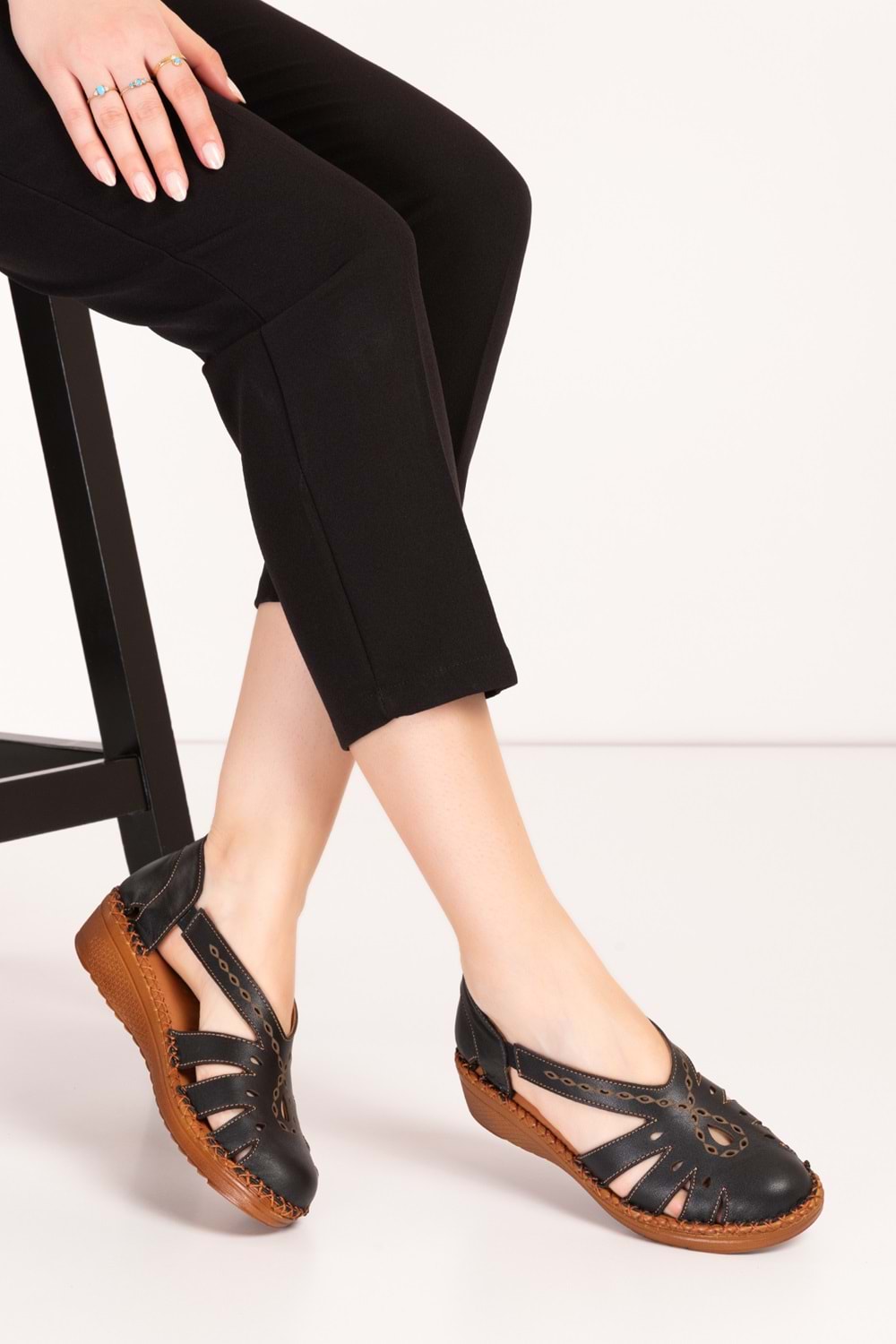 Gondol Kadın Hakiki Deri Önü Kapalı Rahat Sandalet pyt.5103 - Siyah - 36