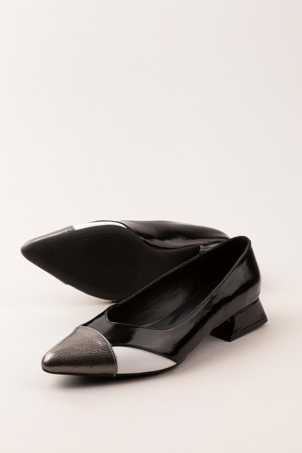Gondol Kadın Hakiki Deri Şık Kısa Topuklu Ayakkabı md.2 - Siyah Kombin - 37