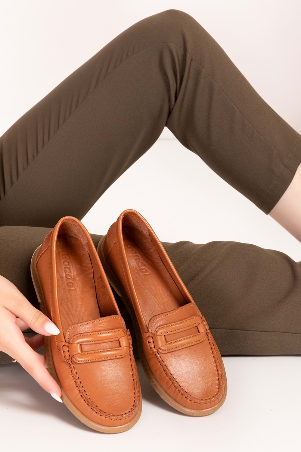 Gondol Kadın Hakiki Deri Günlük Rahat Klasik Ayakkabı hl.24105 - Taba - 39