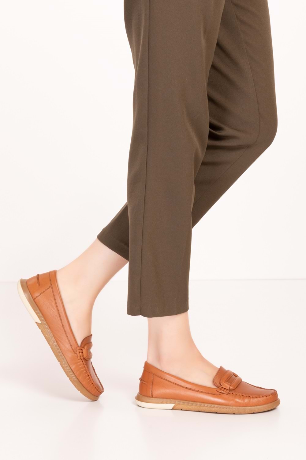 Gondol Kadın Hakiki Deri Günlük Rahat Klasik Ayakkabı hl.24105 - Taba - 40