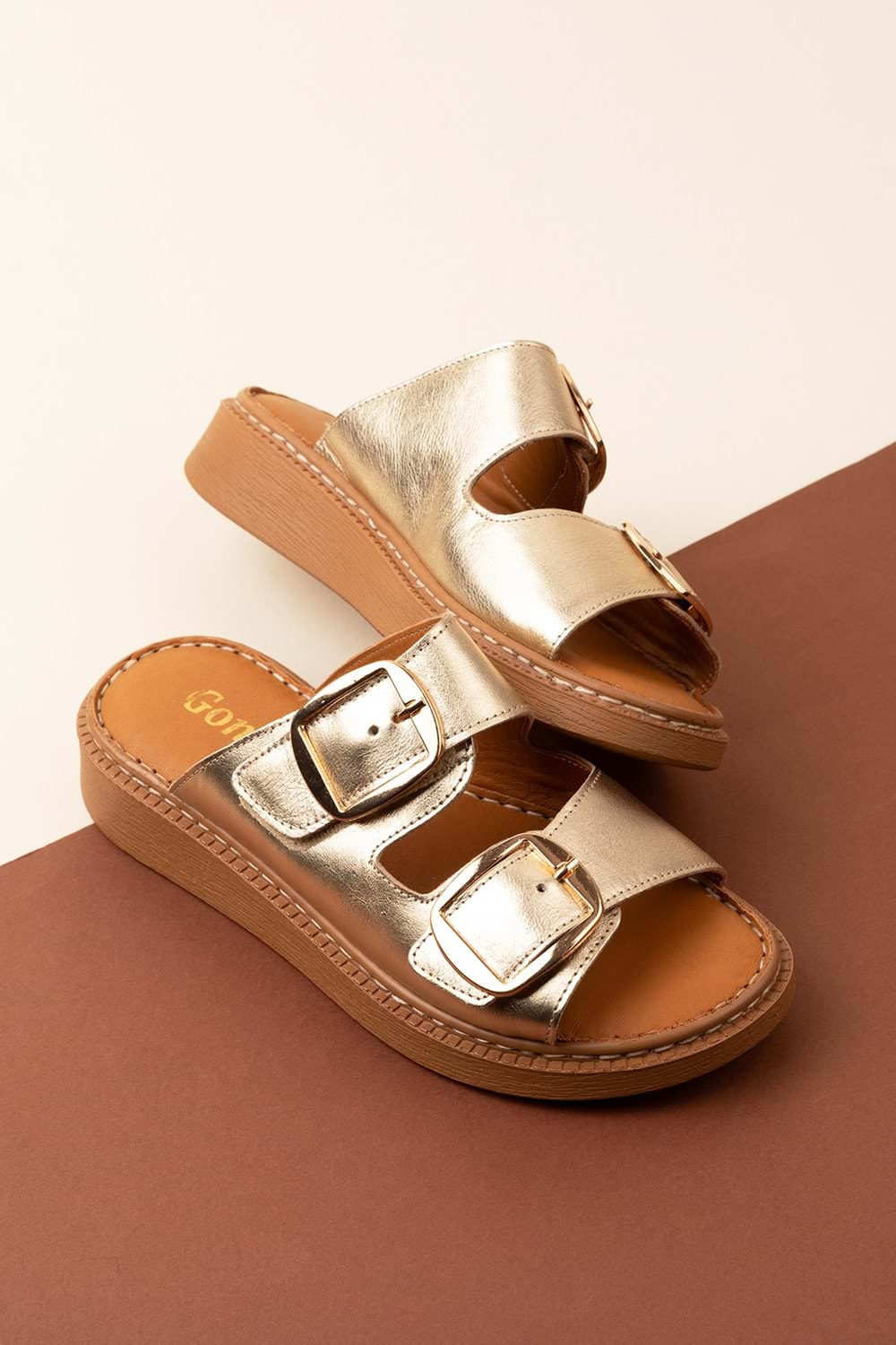 Gondol Kadın Hakiki Deri Çift Tokalı Gizli Cırtlı Günlük Rahat Terlik usl.2475 - Altın - 36