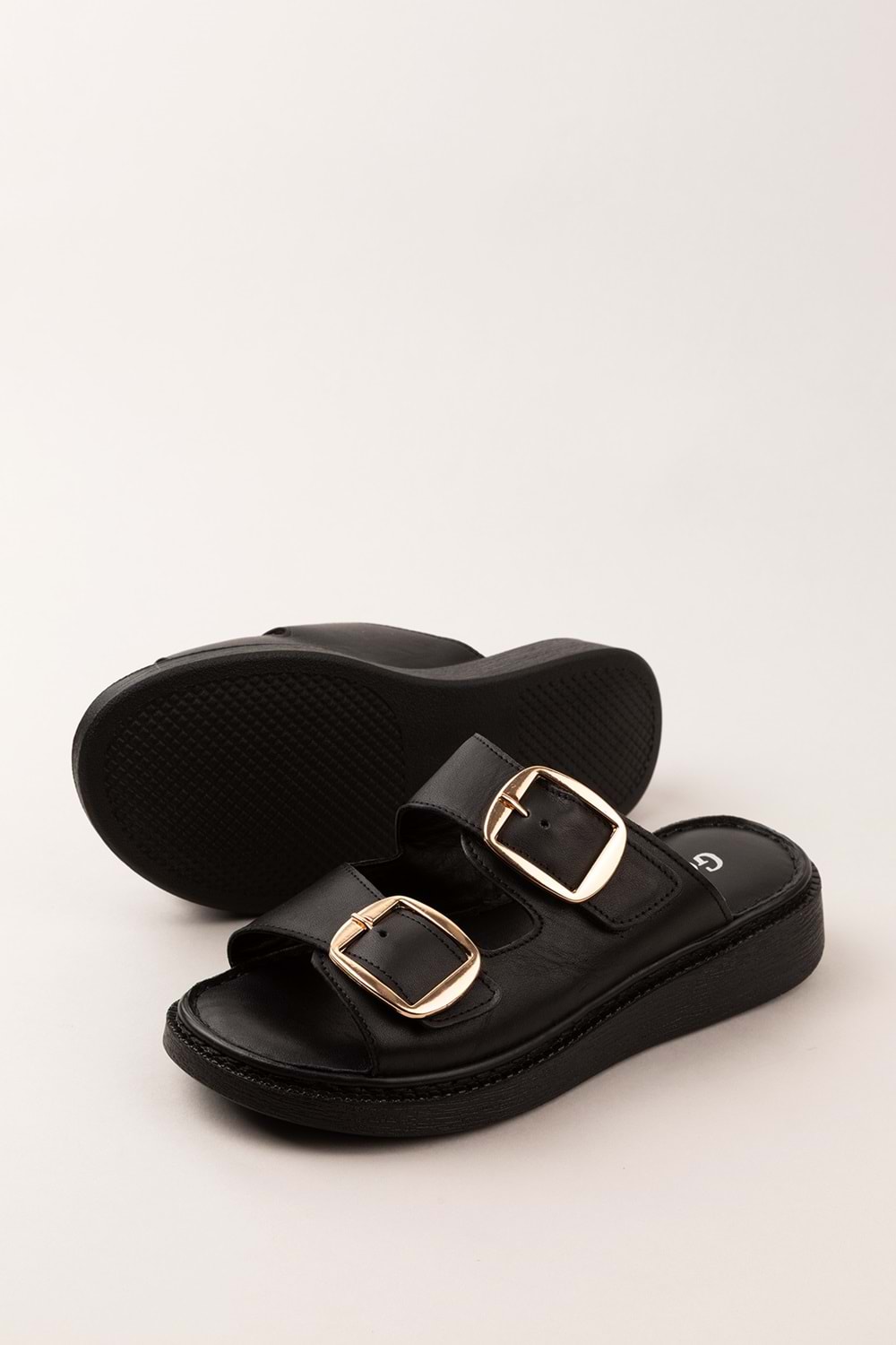 Gondol Kadın Hakiki Deri Çift Tokalı Gizli Cırtlı Günlük Rahat Terlik usl.2475 - Siyah - 37