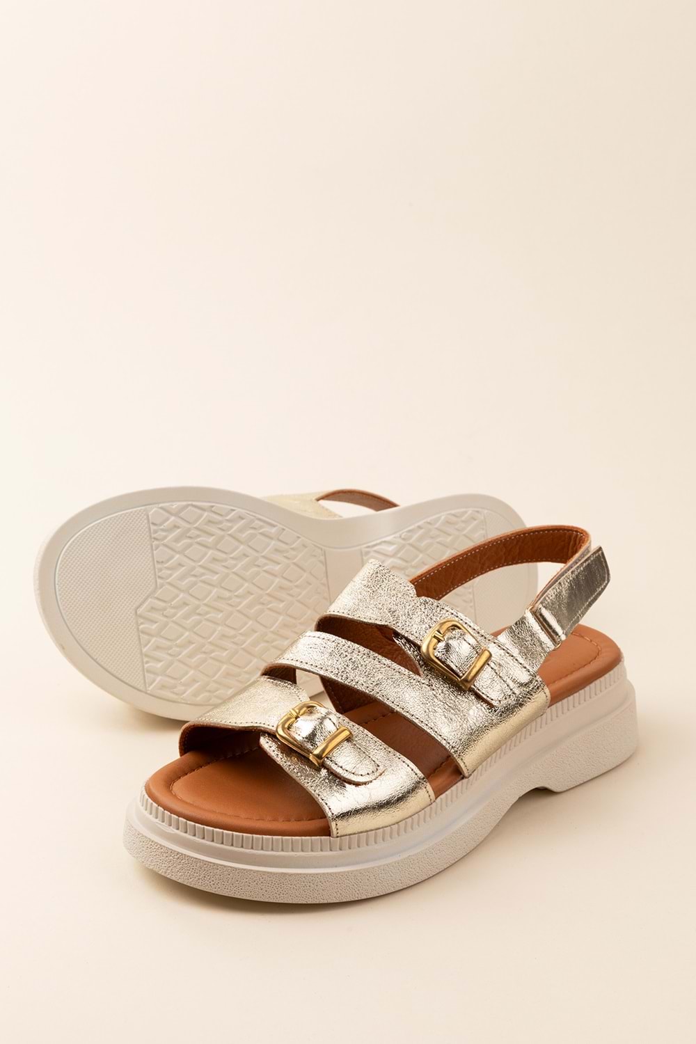 Gondol Kadın Hakiki Deri Şık Gümlük Rahat Sandalet ez.6122 - Altın - 37