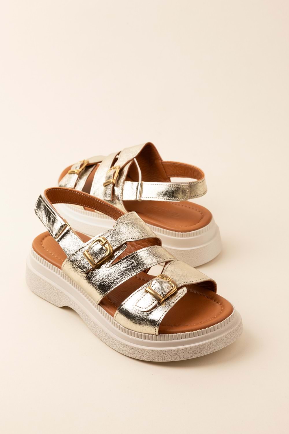 Gondol Kadın Hakiki Deri Şık Gümlük Rahat Sandalet ez.6122 - Altın - 37