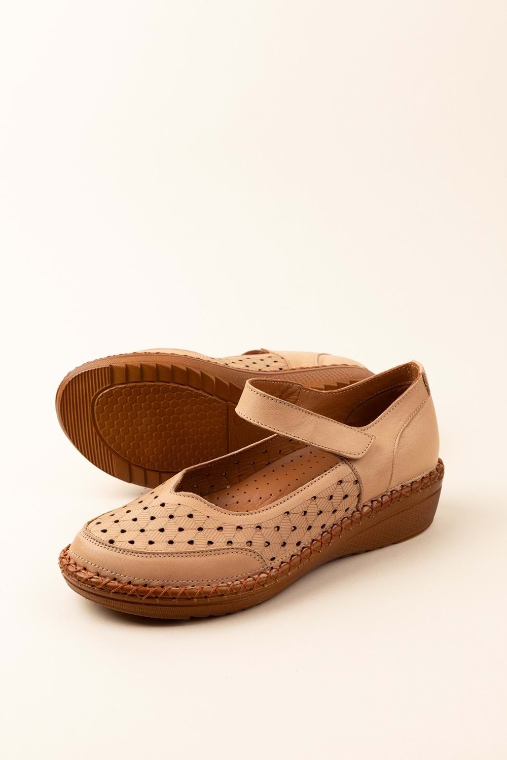 Gondol Kadın Hakiki Deri Önü Kapalı Rahat Sandalet pyt.5100 - Bej - 40