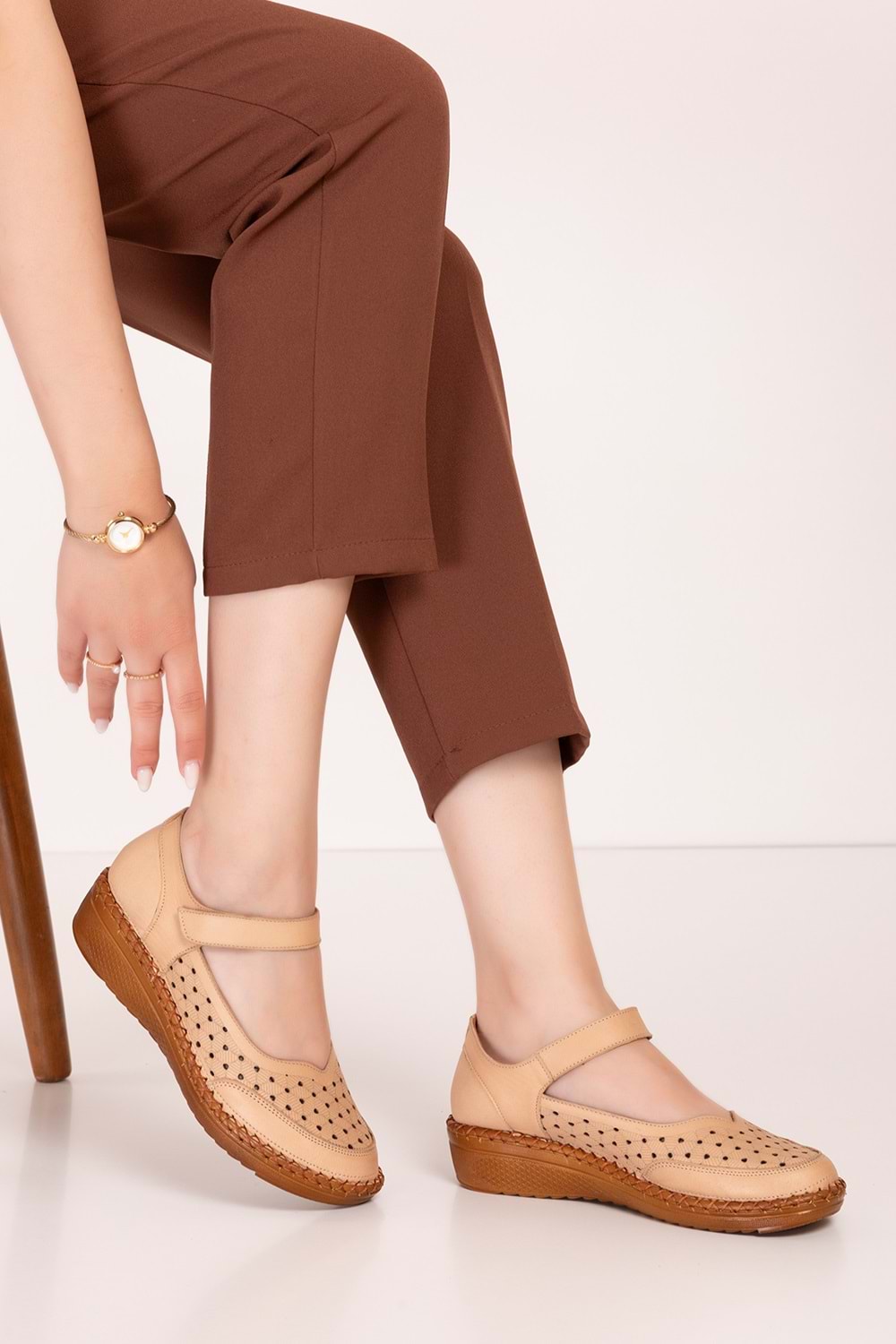 Gondol Kadın Hakiki Deri Önü Kapalı Rahat Sandalet pyt.5100 - Bej - 40