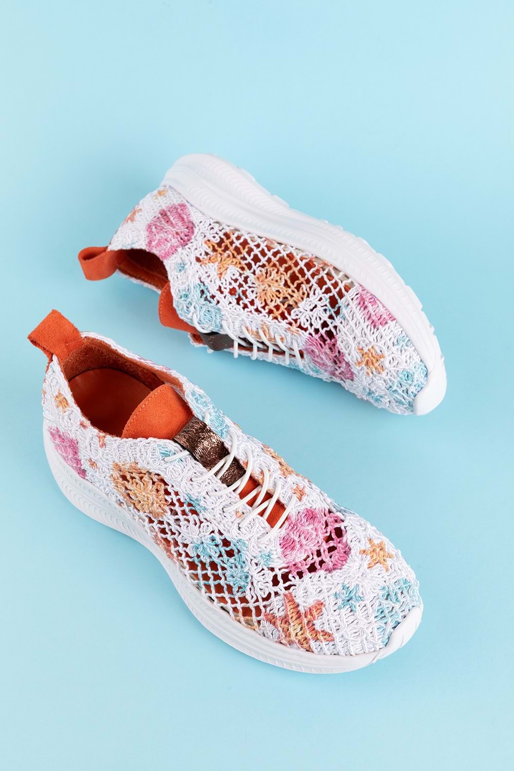 Gondol Kadın İçi Deri Dışı Dantel Hafif Spor Ayakkabı belx.4391 - Beyaz Desen - 37