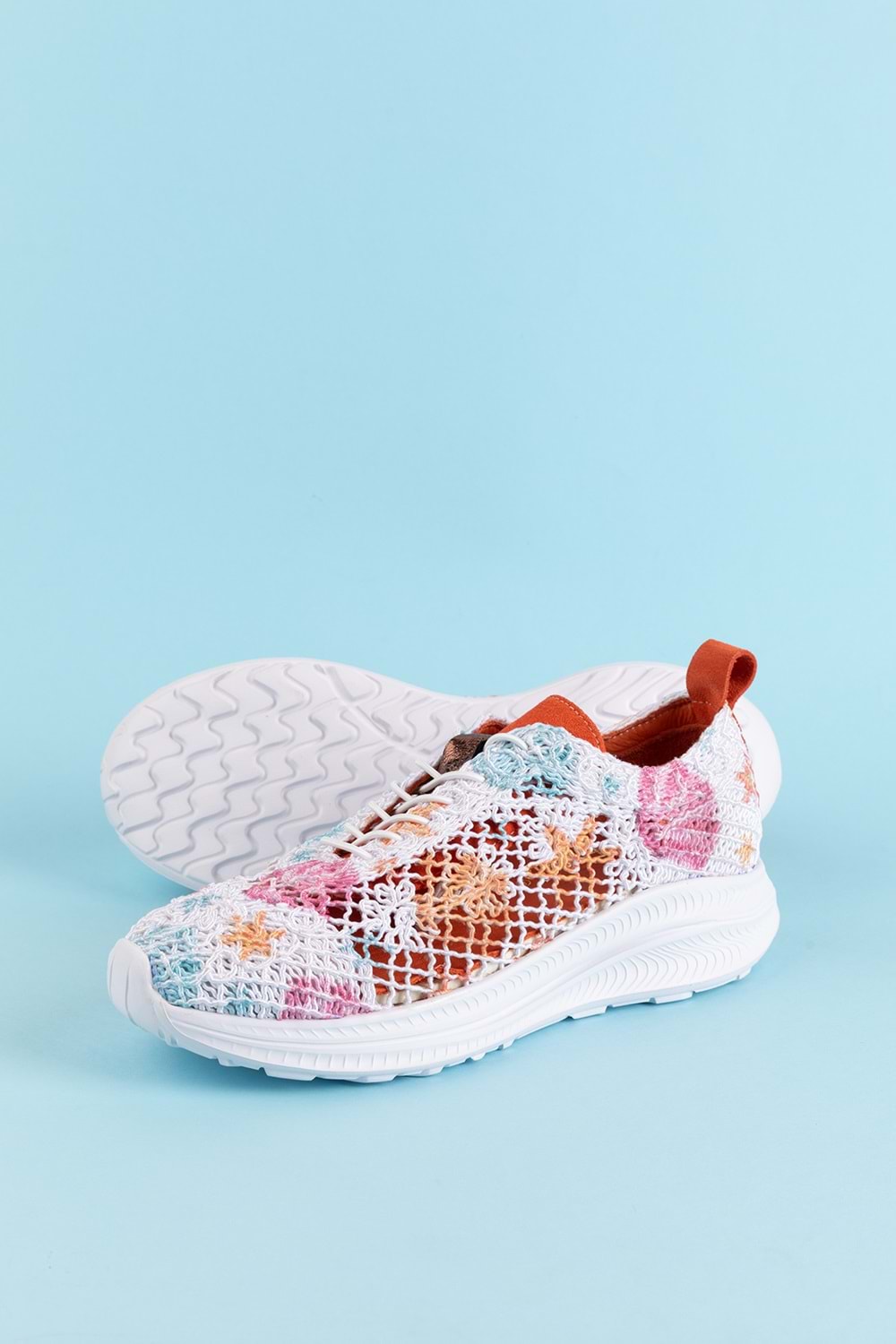 Gondol Kadın İçi Deri Dışı Dantel Hafif Spor Ayakkabı belx.4391 - Beyaz Desen - 37
