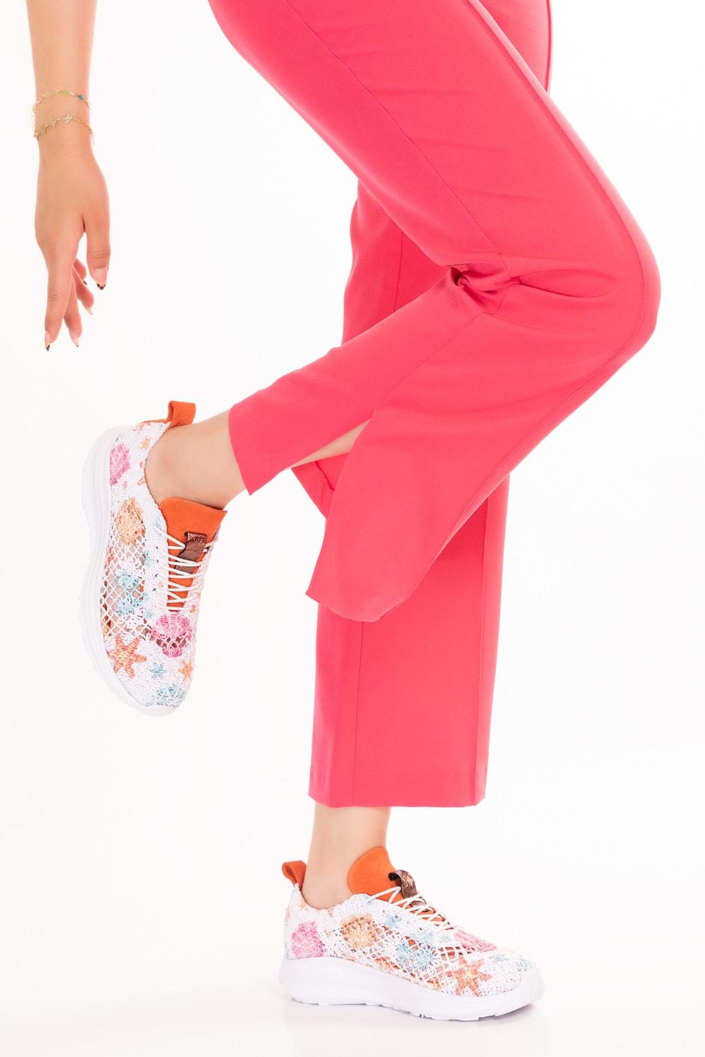 Gondol Kadın İçi Deri Dışı Dantel Hafif Spor Ayakkabı belx.4391 - Beyaz Desen - 37