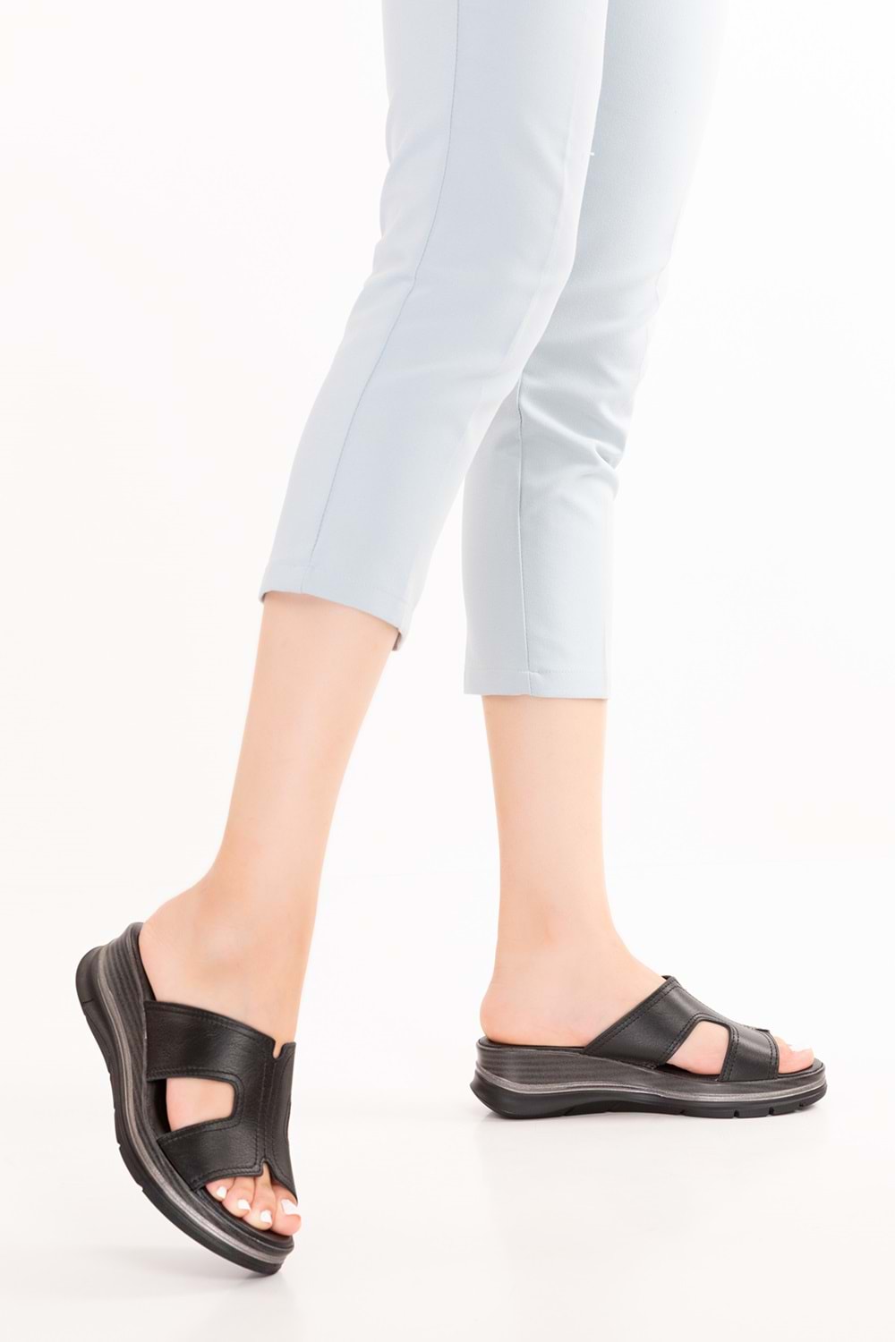 Gondol Kadın Hakiki Deri Şık Günlük Rahat Terlik ez.2565 - Siyah - 37